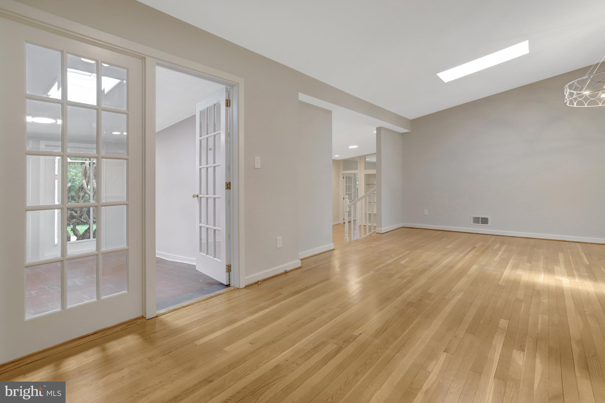 MT VERNON PARK - Residential