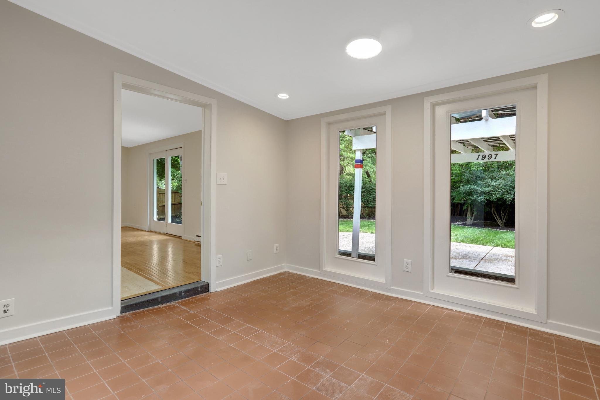 MT VERNON PARK - Residential