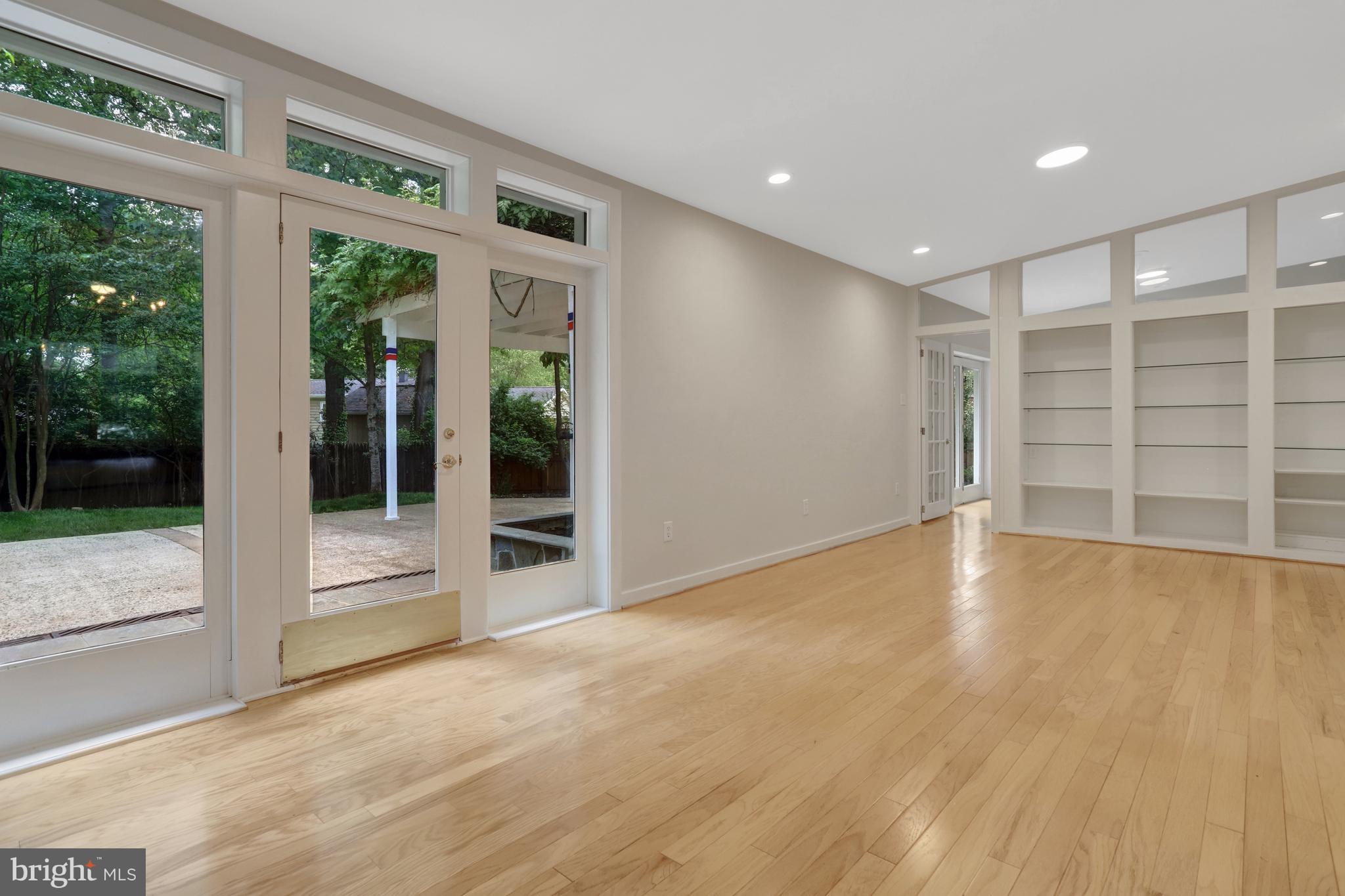 MT VERNON PARK - Residential