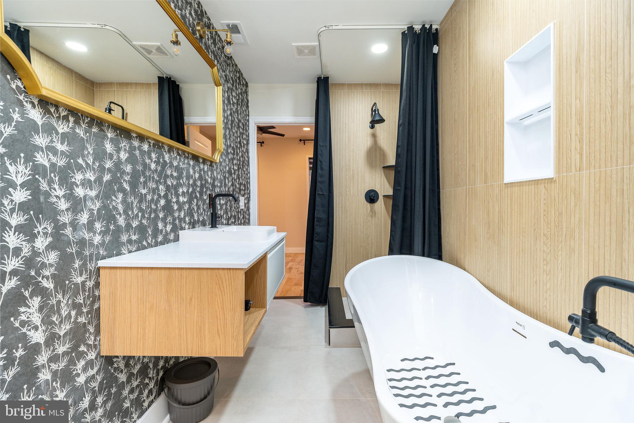 POINT BREEZE - Residential