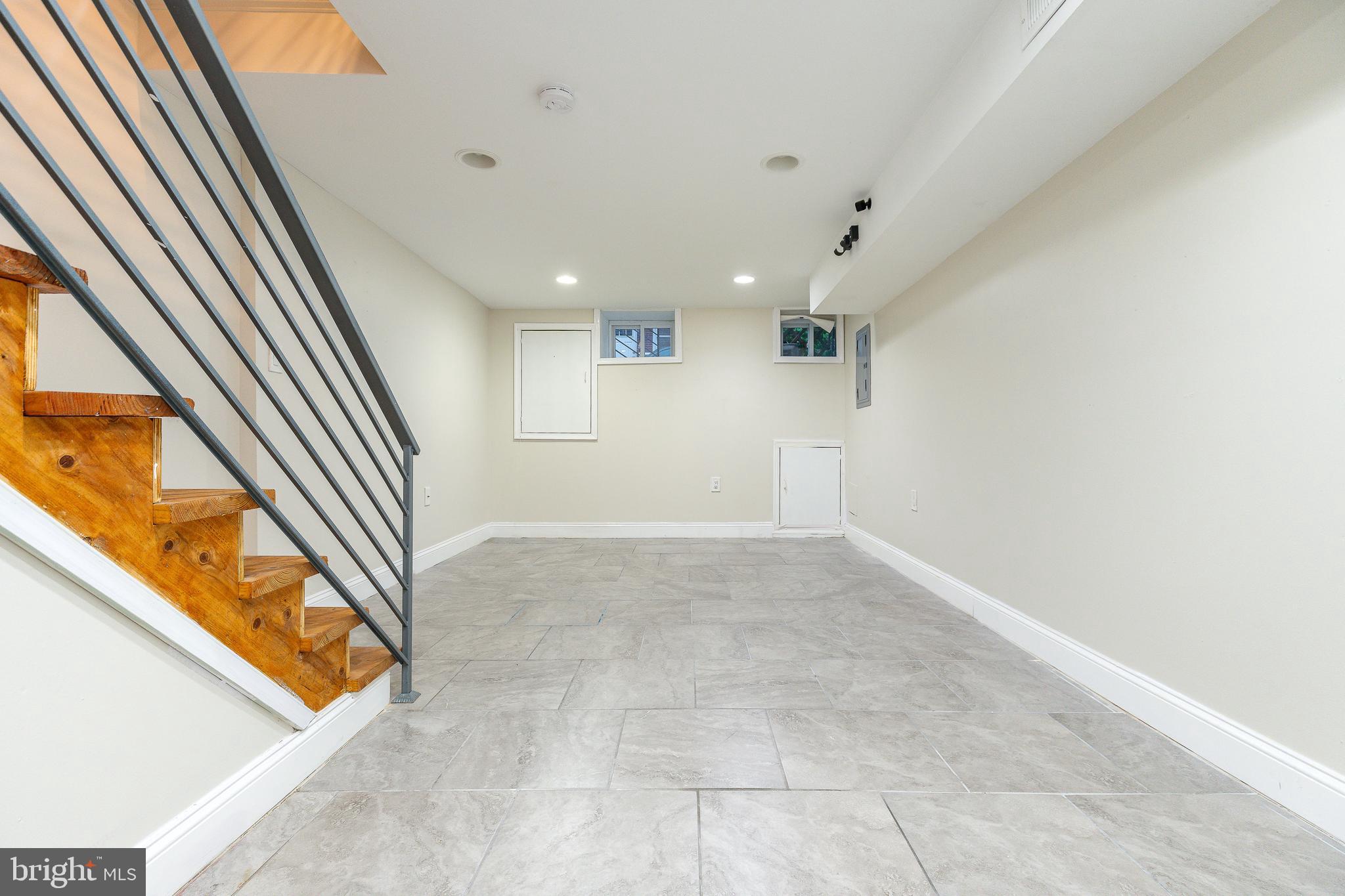 POINT BREEZE - Residential