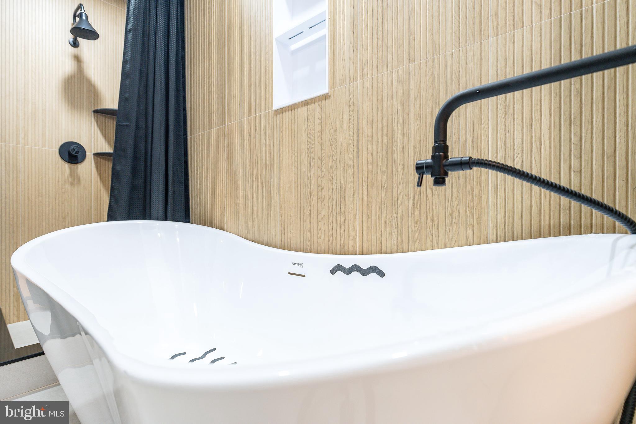 POINT BREEZE - Residential