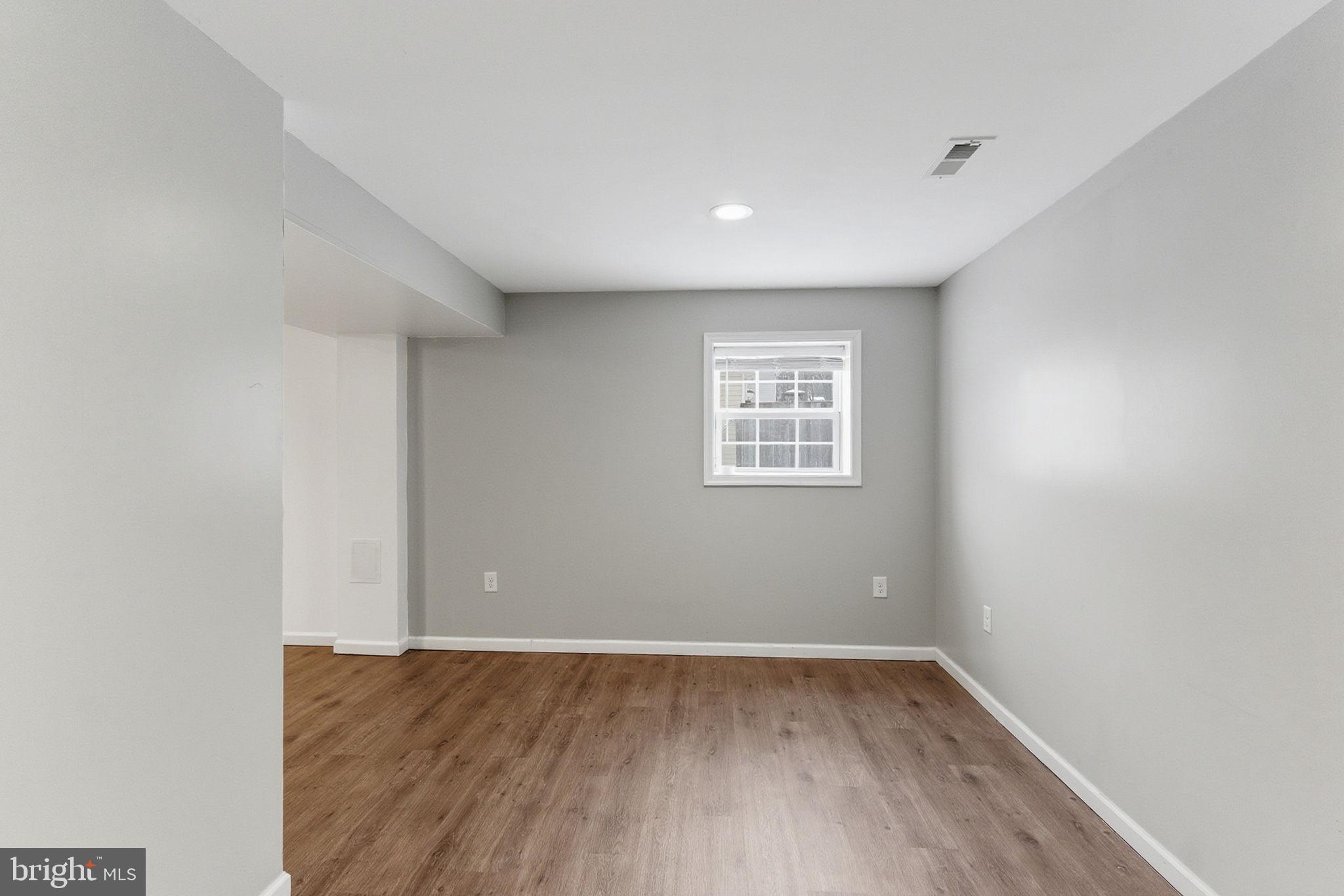 CAMERON ACRES - Residential