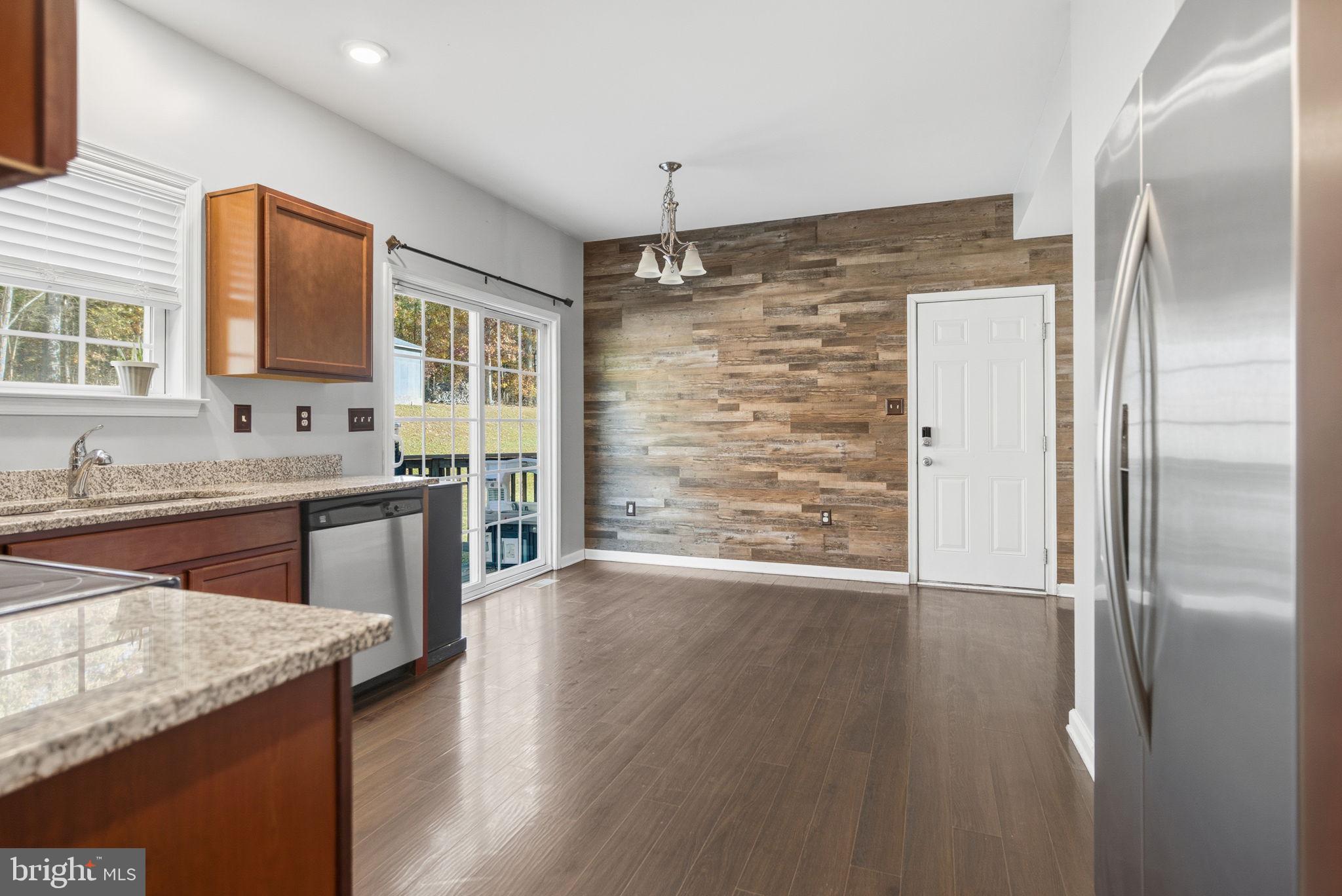 CAMERON ACRES - Residential