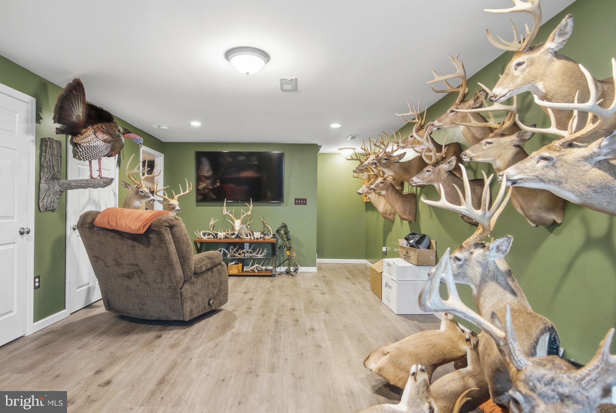 CAMERON ACRES - Residential