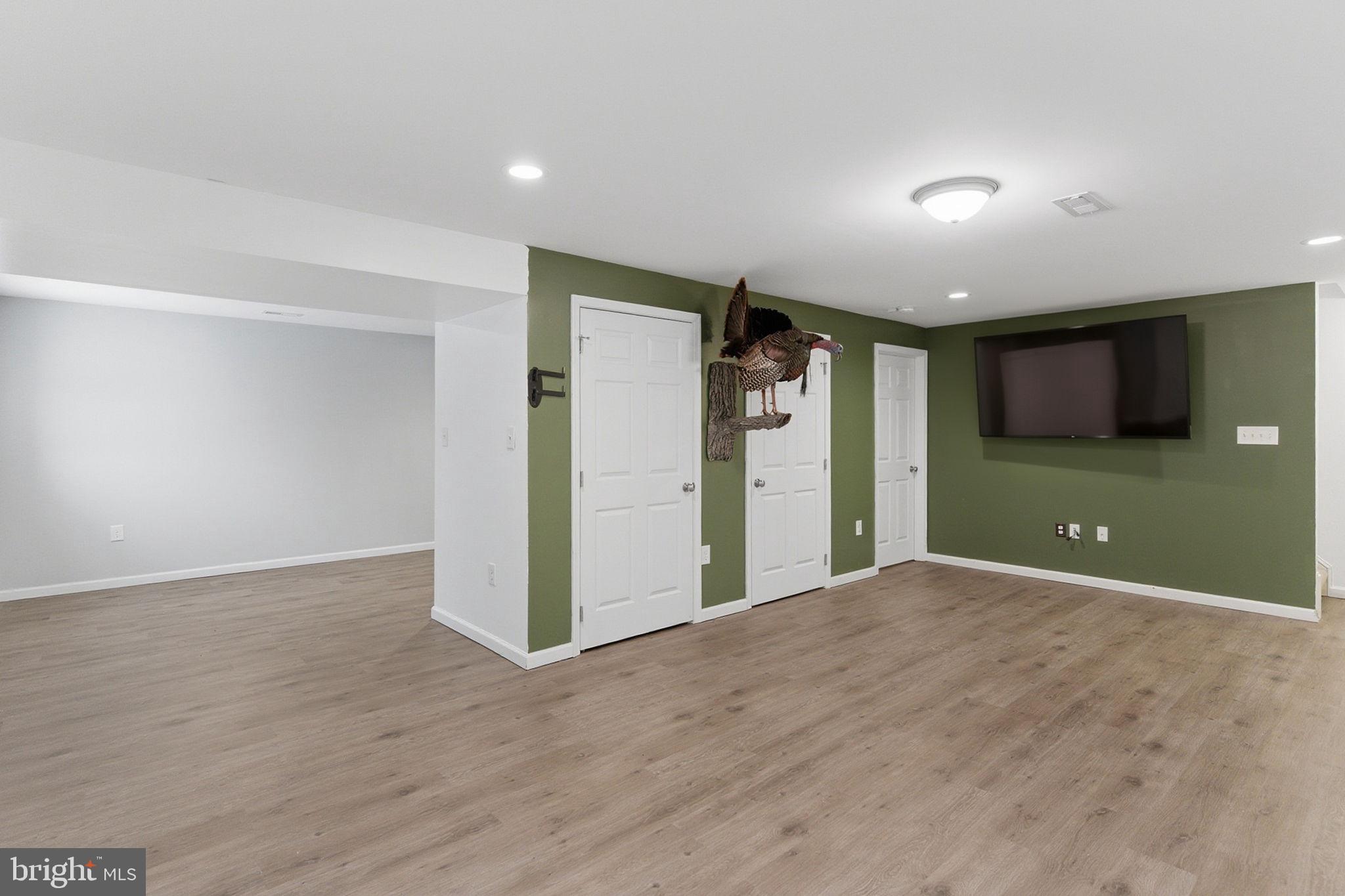 CAMERON ACRES - Residential