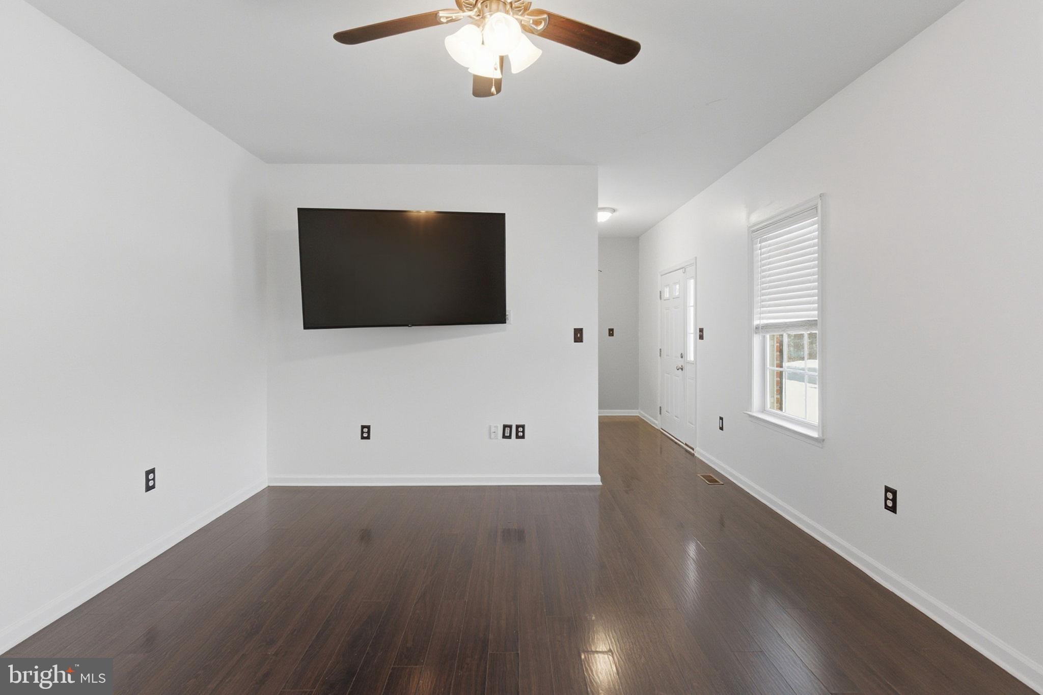 CAMERON ACRES - Residential