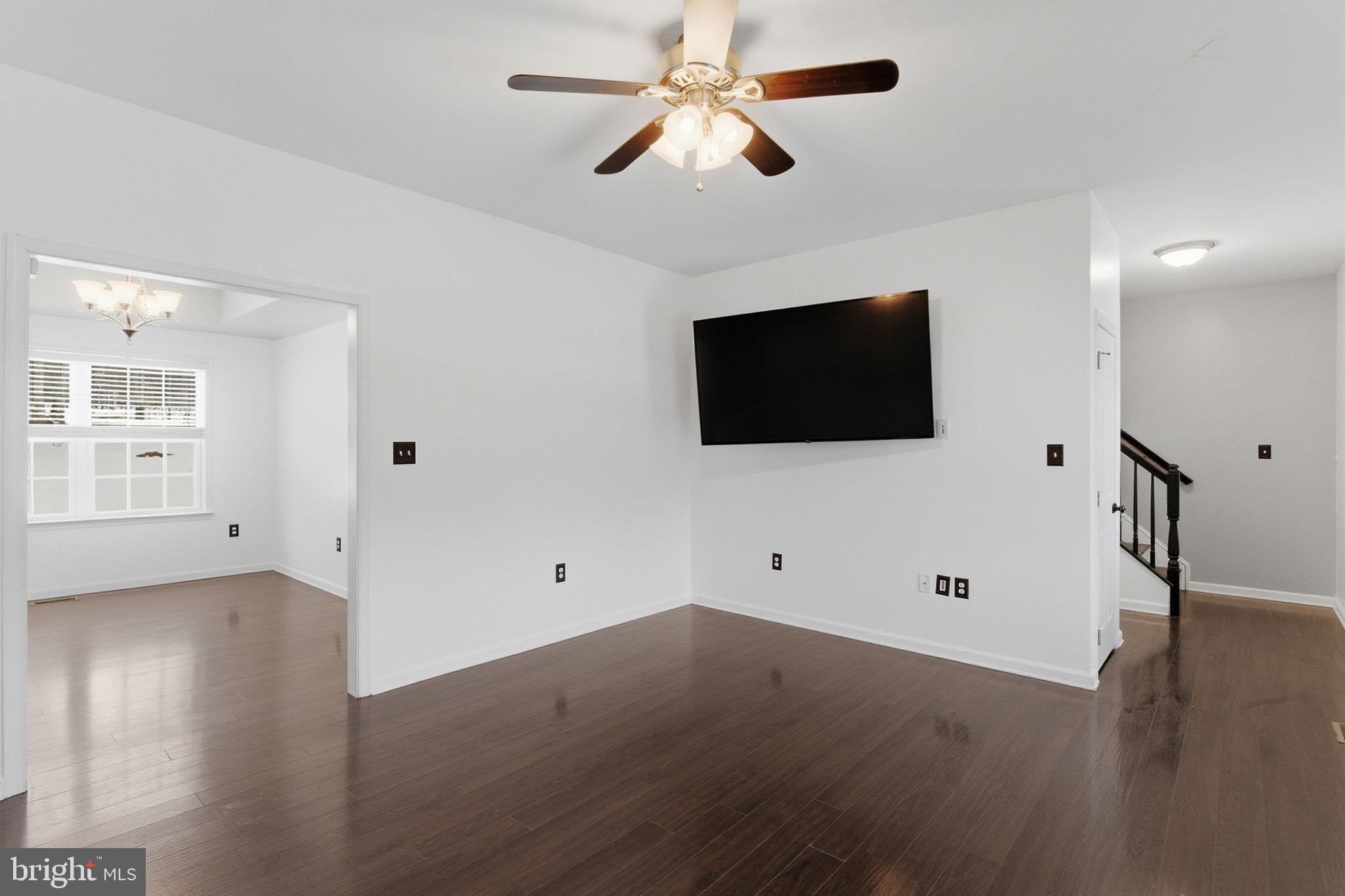 CAMERON ACRES - Residential