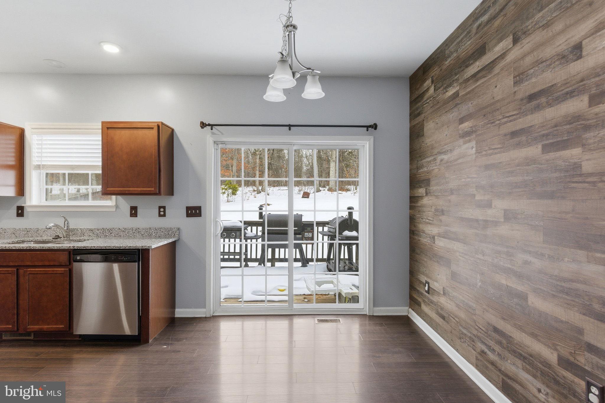 CAMERON ACRES - Residential