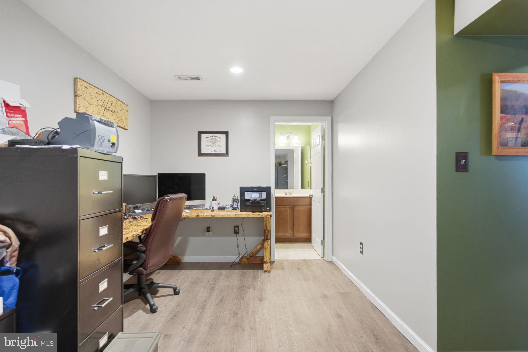 CAMERON ACRES - Residential