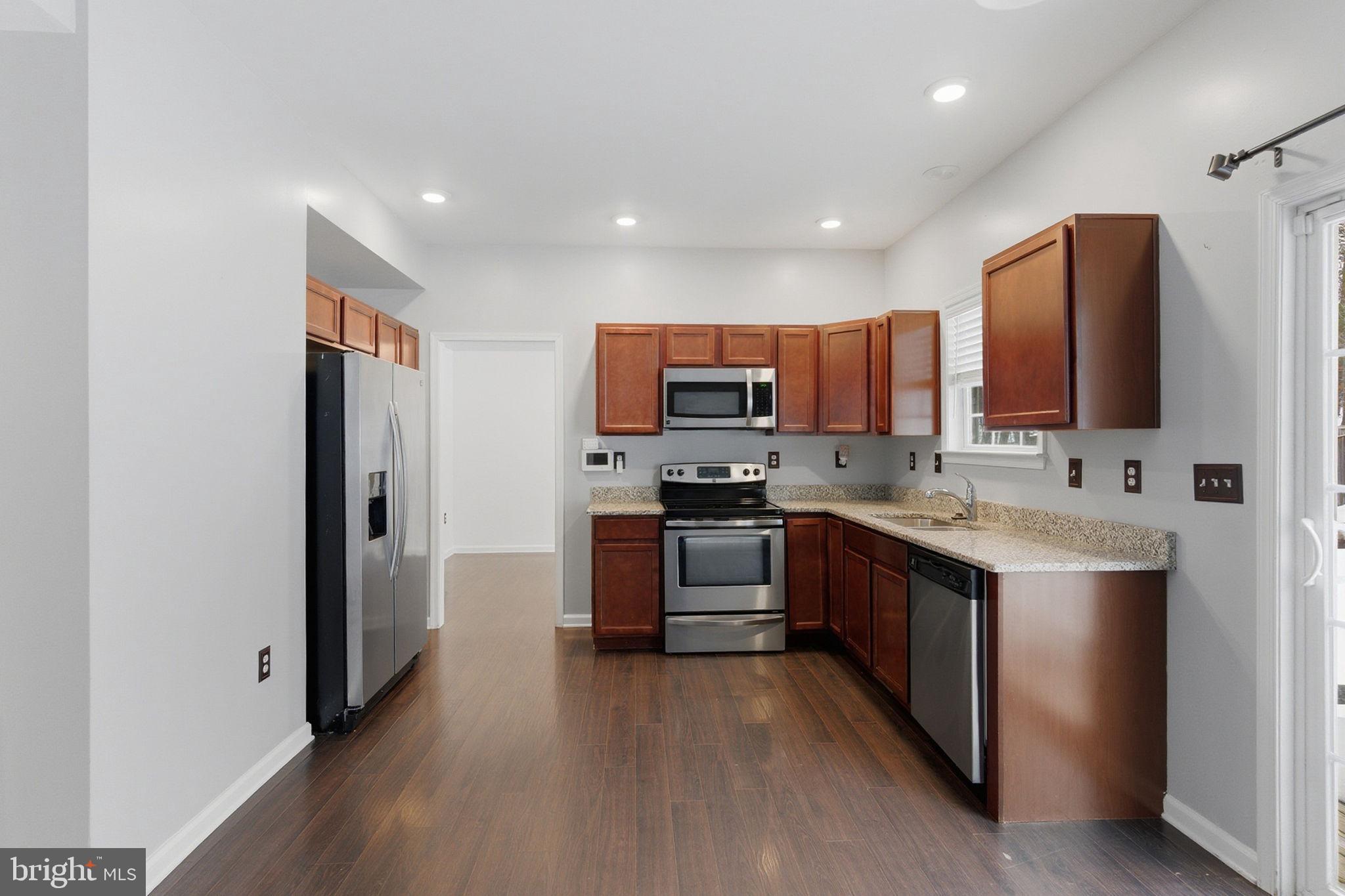 CAMERON ACRES - Residential