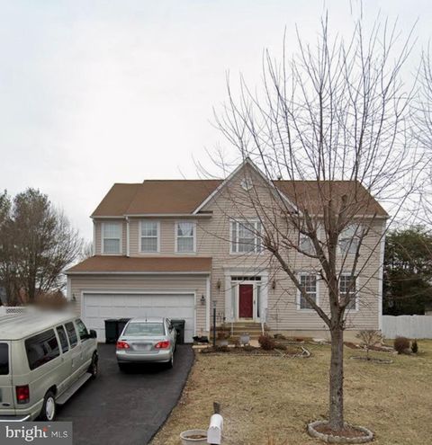Photo of 8227 Katie Lynn Ct, GAINESVILLE, VA 20155 (MLS # VAPW2120172)