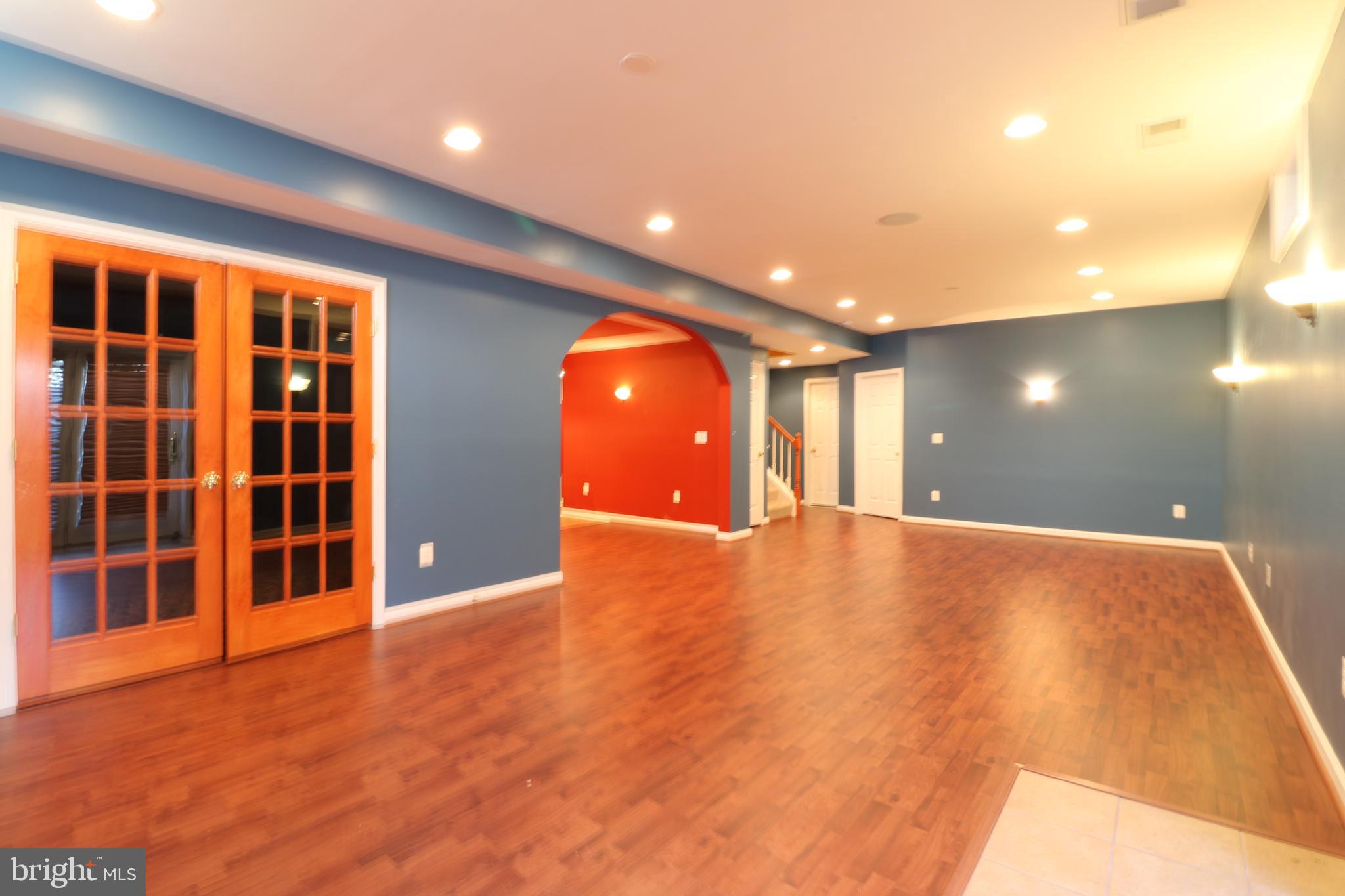 SOUTH RIDING - Residential Lease