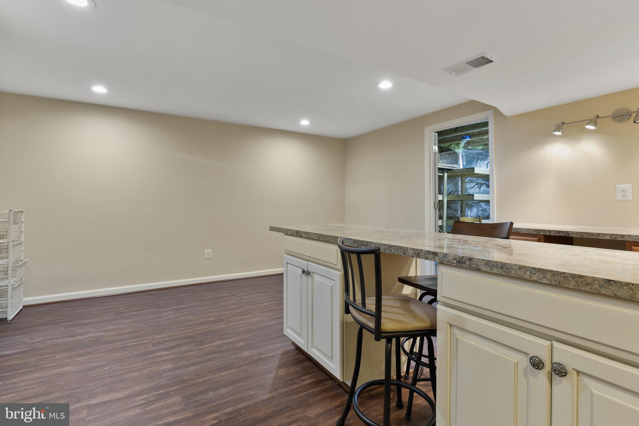 WELLINGTON WEST - Residential