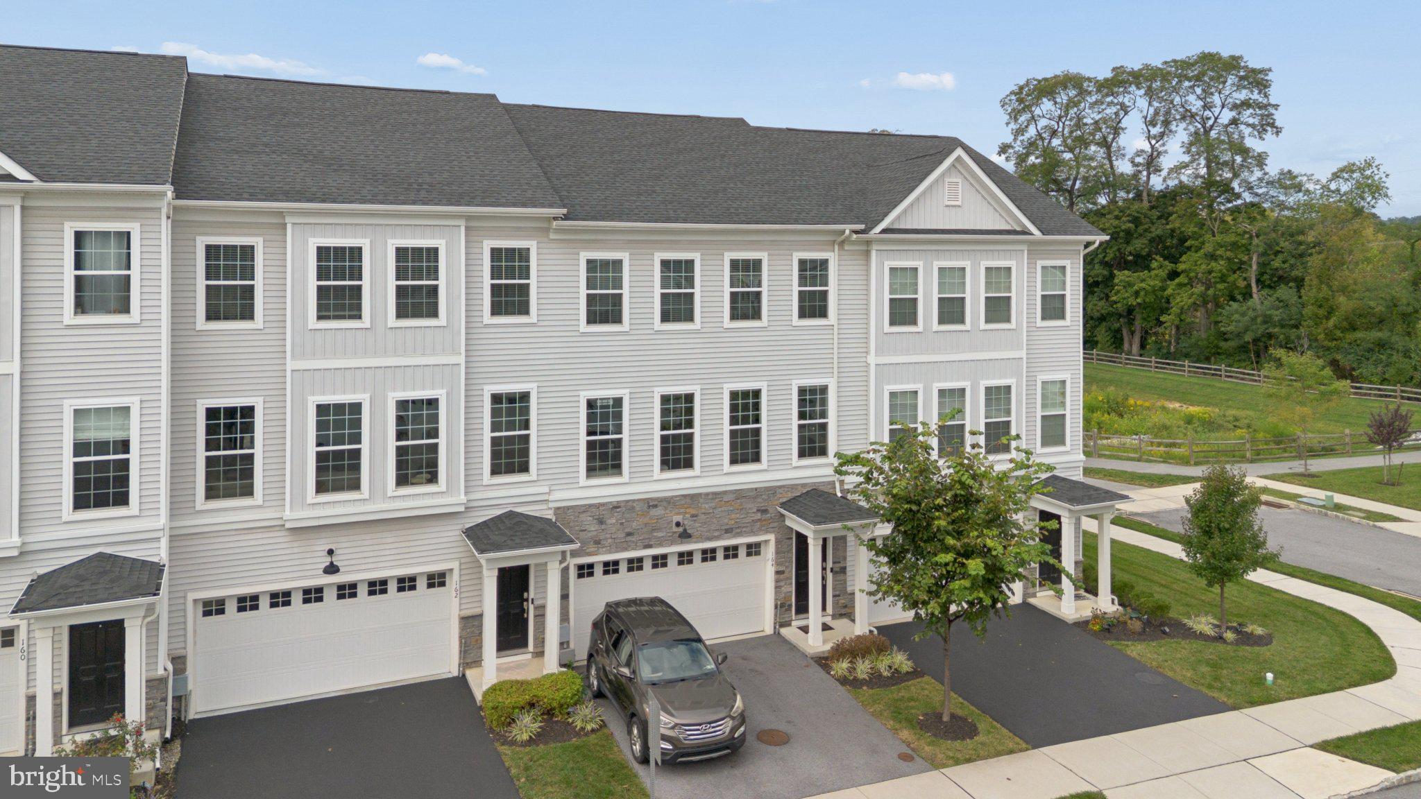 164 LIVINGSTON LANE