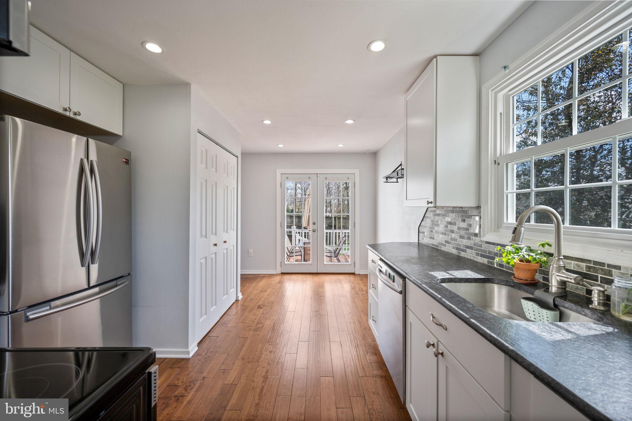 645 RIDGEFIELD COURT