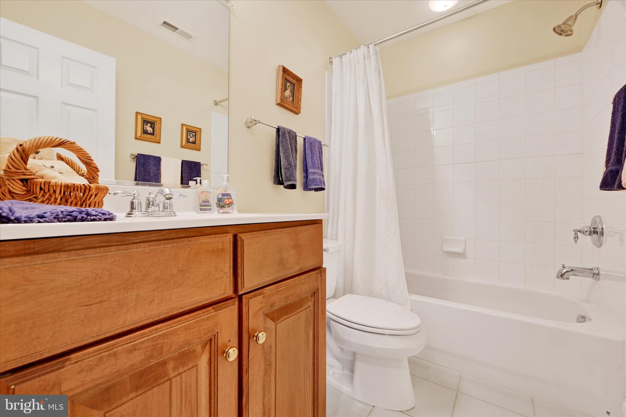 DUNLOY TOWNHOME - Residential