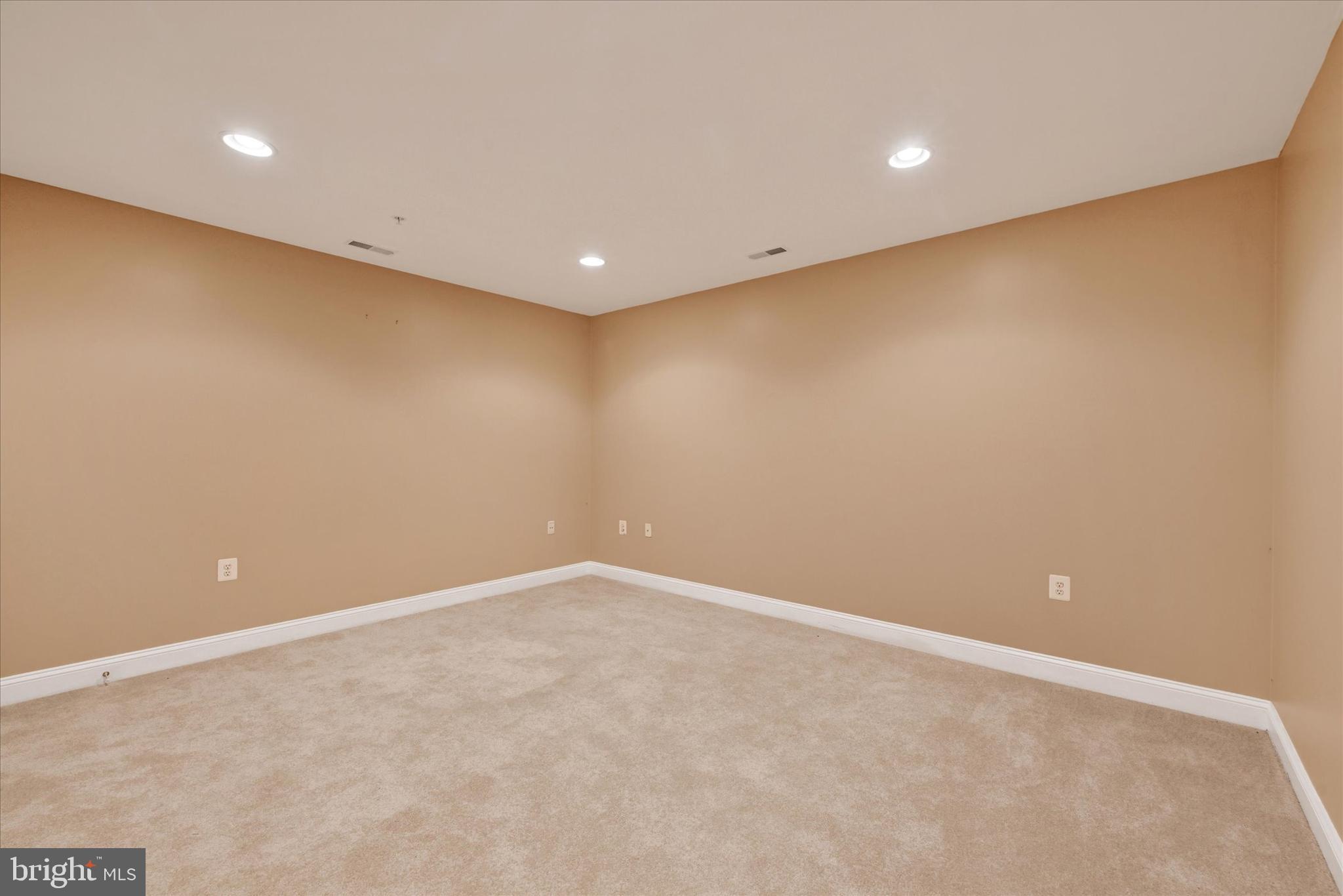 DUNLOY TOWNHOME - Residential