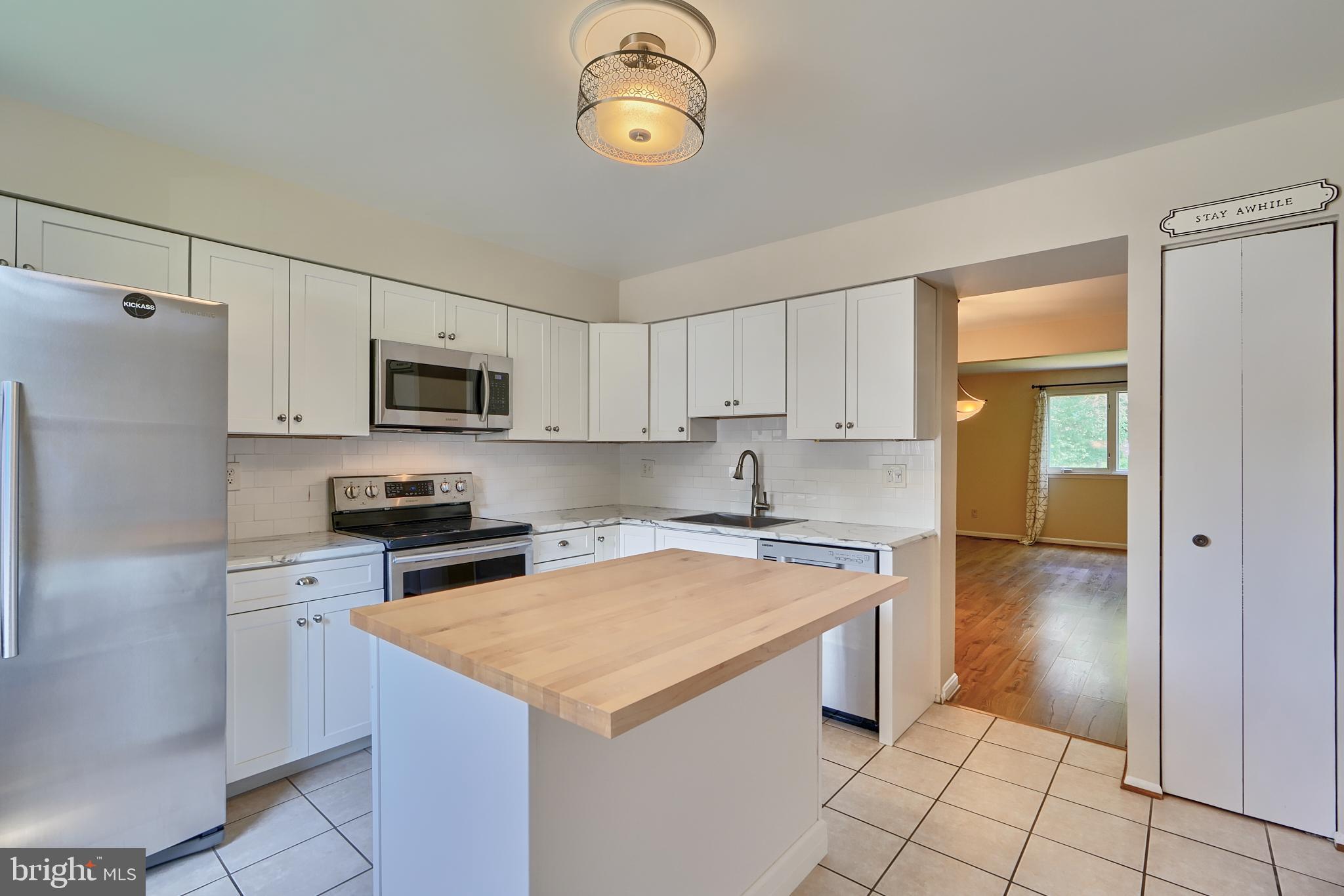 CHIPPENDALE - Residential