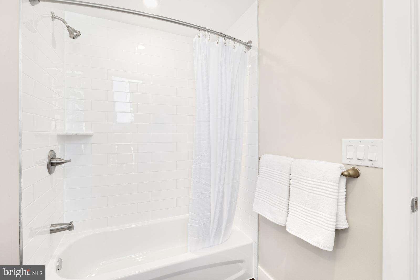 ROXBOROUGH - Residential Lease