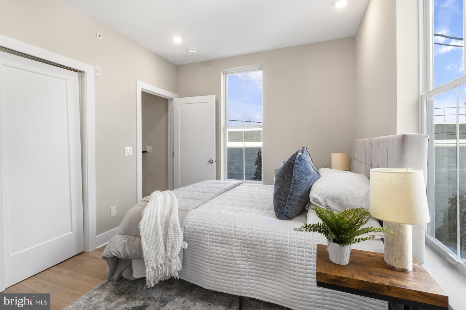 ROXBOROUGH - Residential Lease