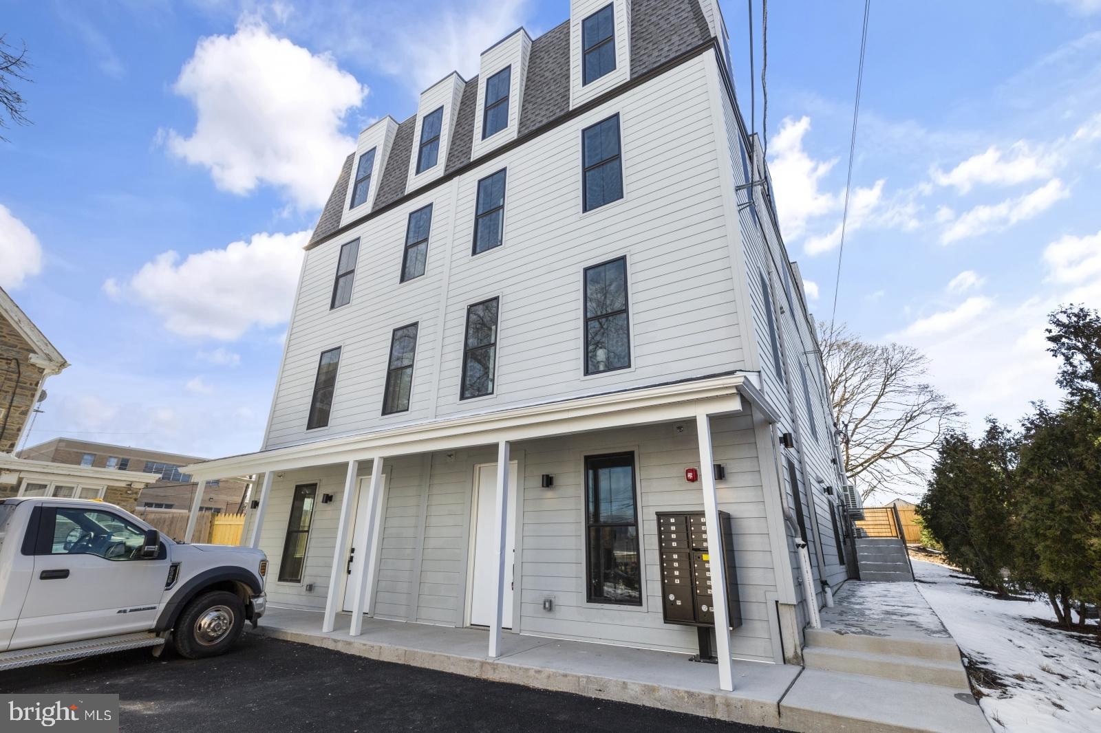 ROXBOROUGH - Residential Lease