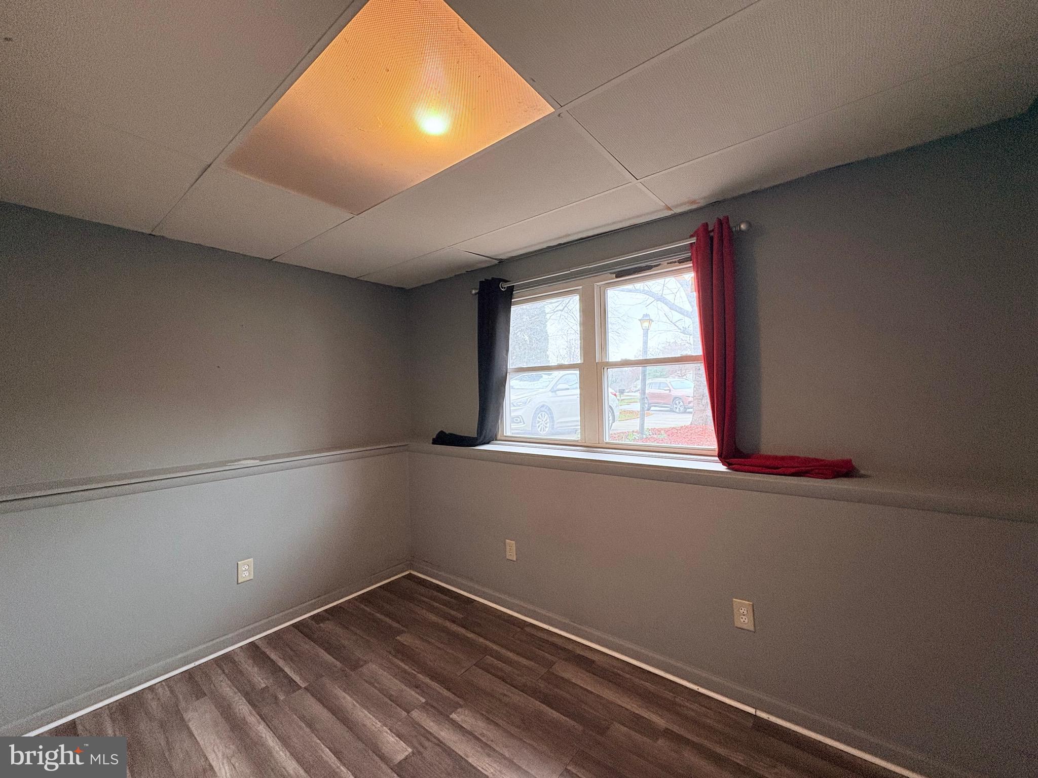 WHITE OAK VILLAGE - Residential Lease