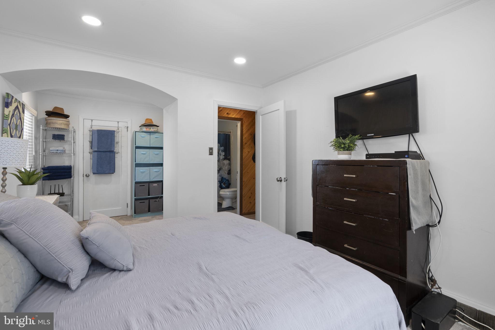 VEIRS MILL VILLAGE - Residential