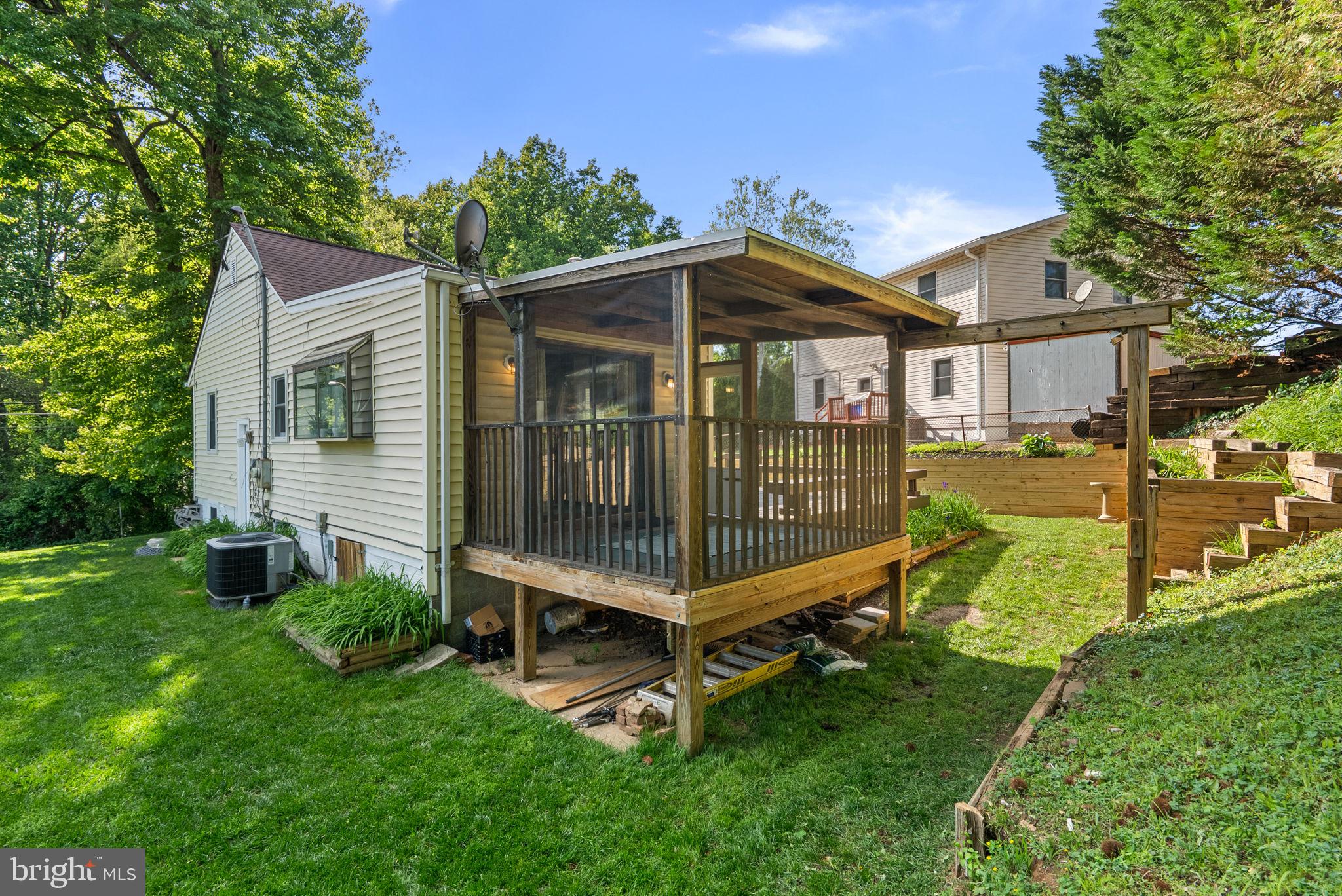 VEIRS MILL VILLAGE - Residential