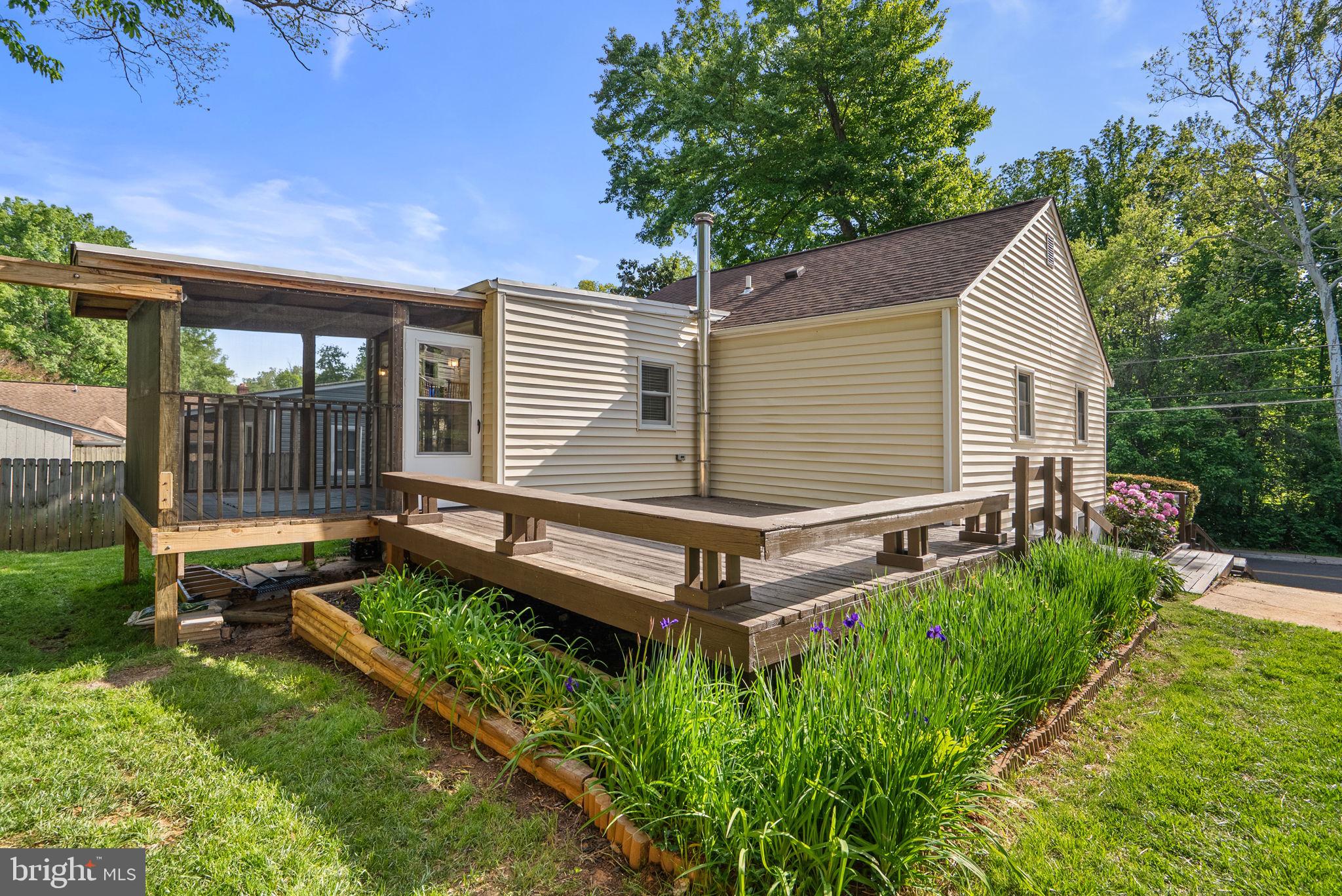 VEIRS MILL VILLAGE - Residential
