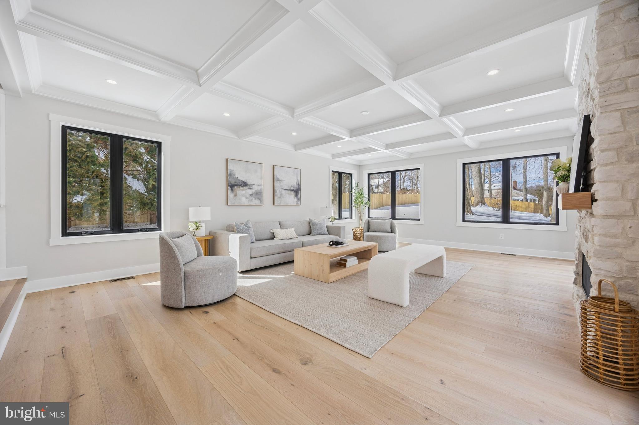 RADNOR HUNT - Residential