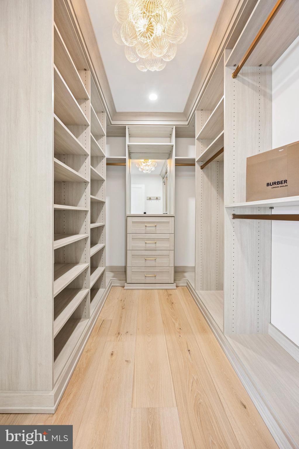 RADNOR HUNT - Residential