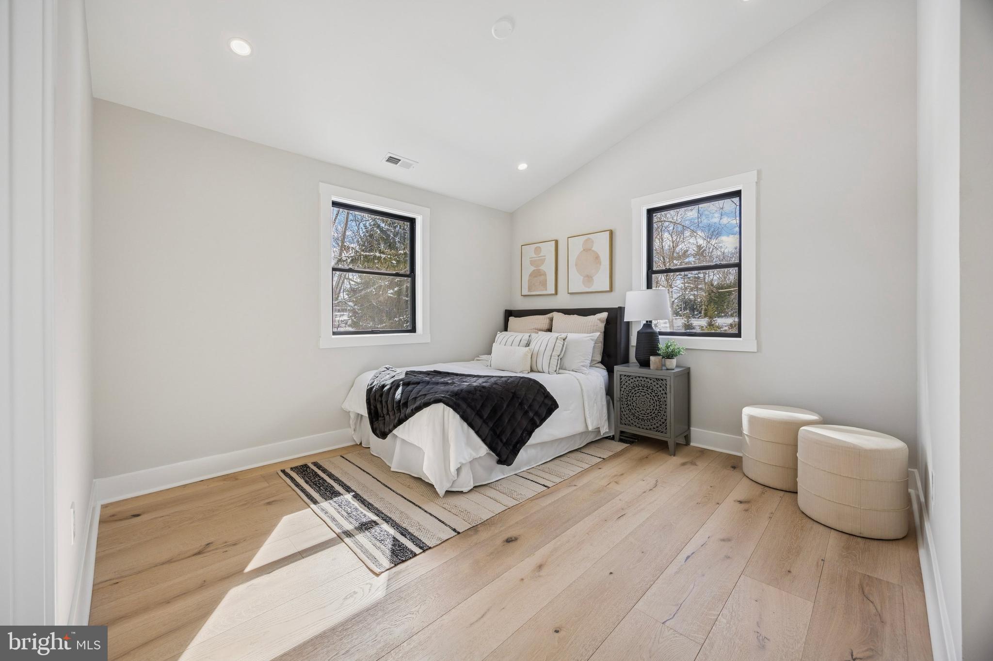 RADNOR HUNT - Residential