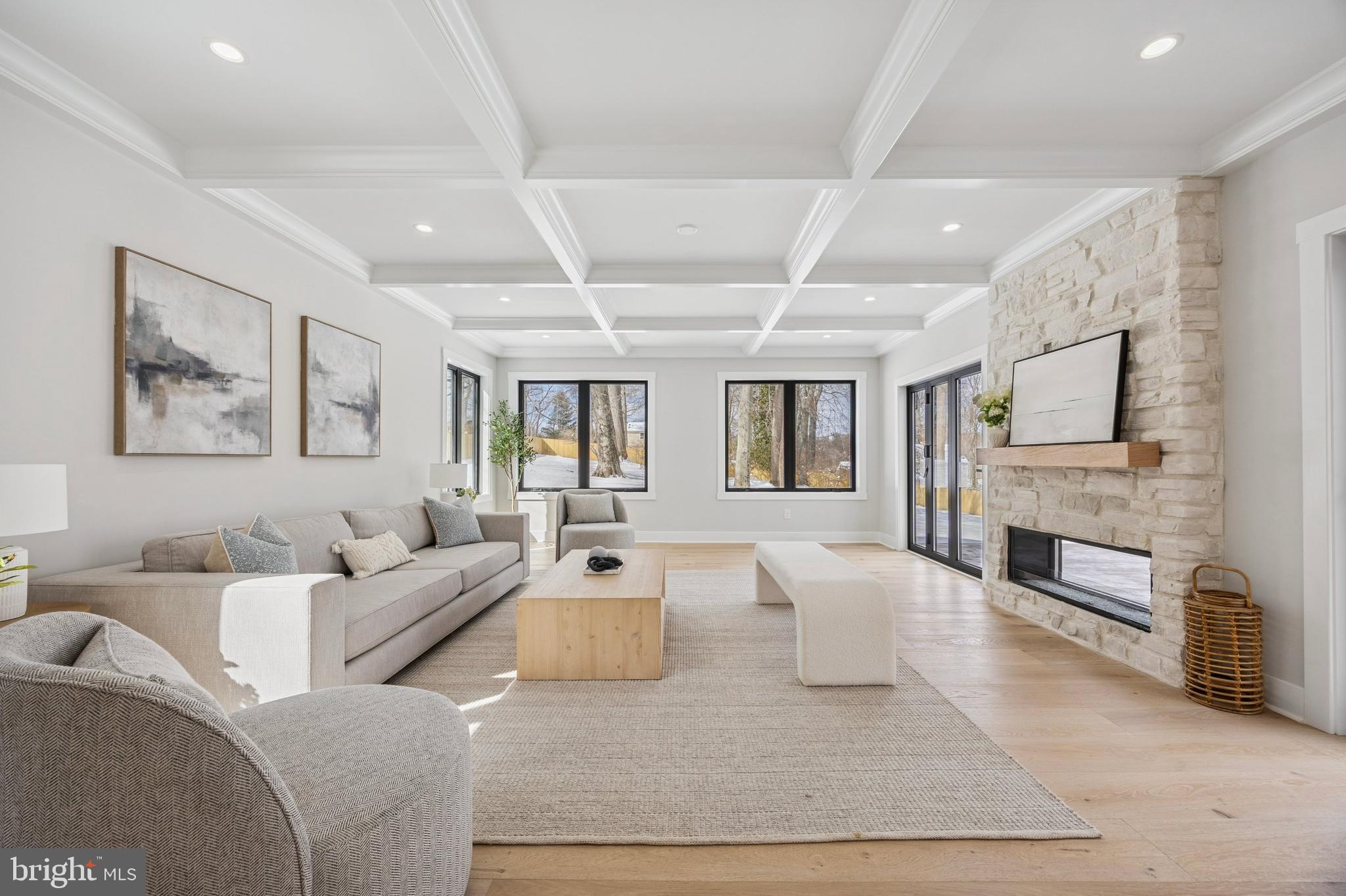 RADNOR HUNT - Residential