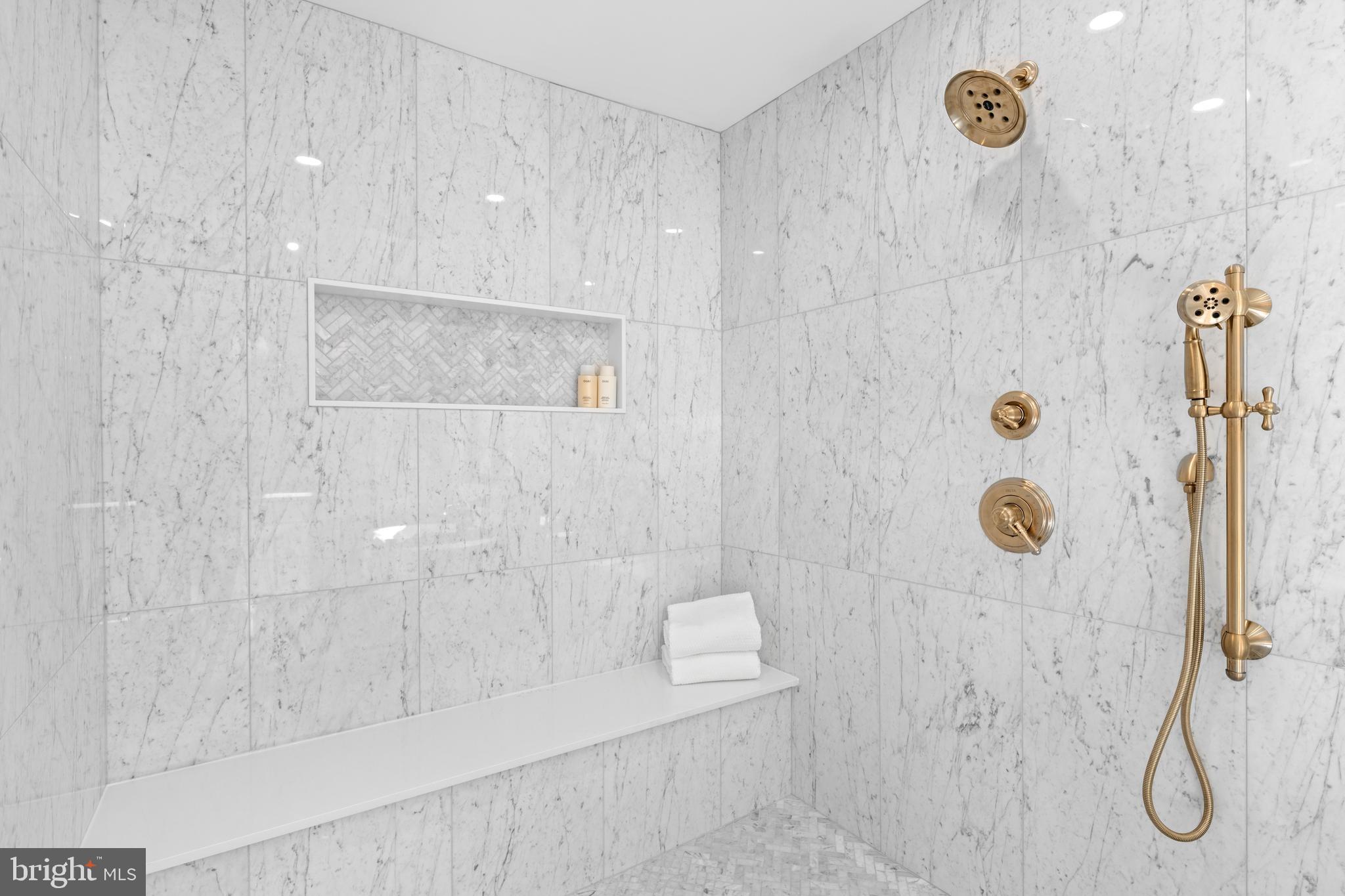 RADNOR HUNT - Residential