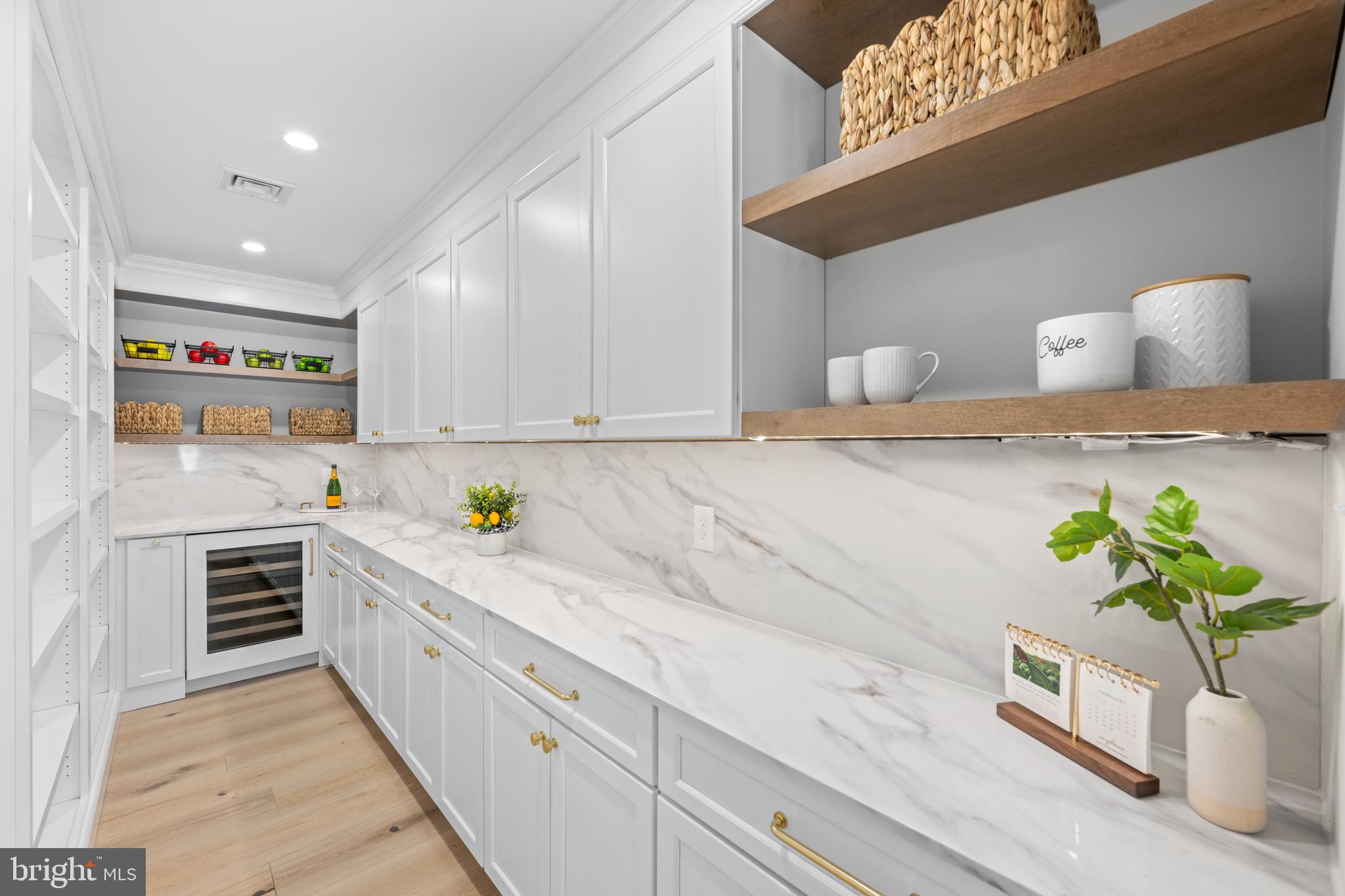 RADNOR HUNT - Residential