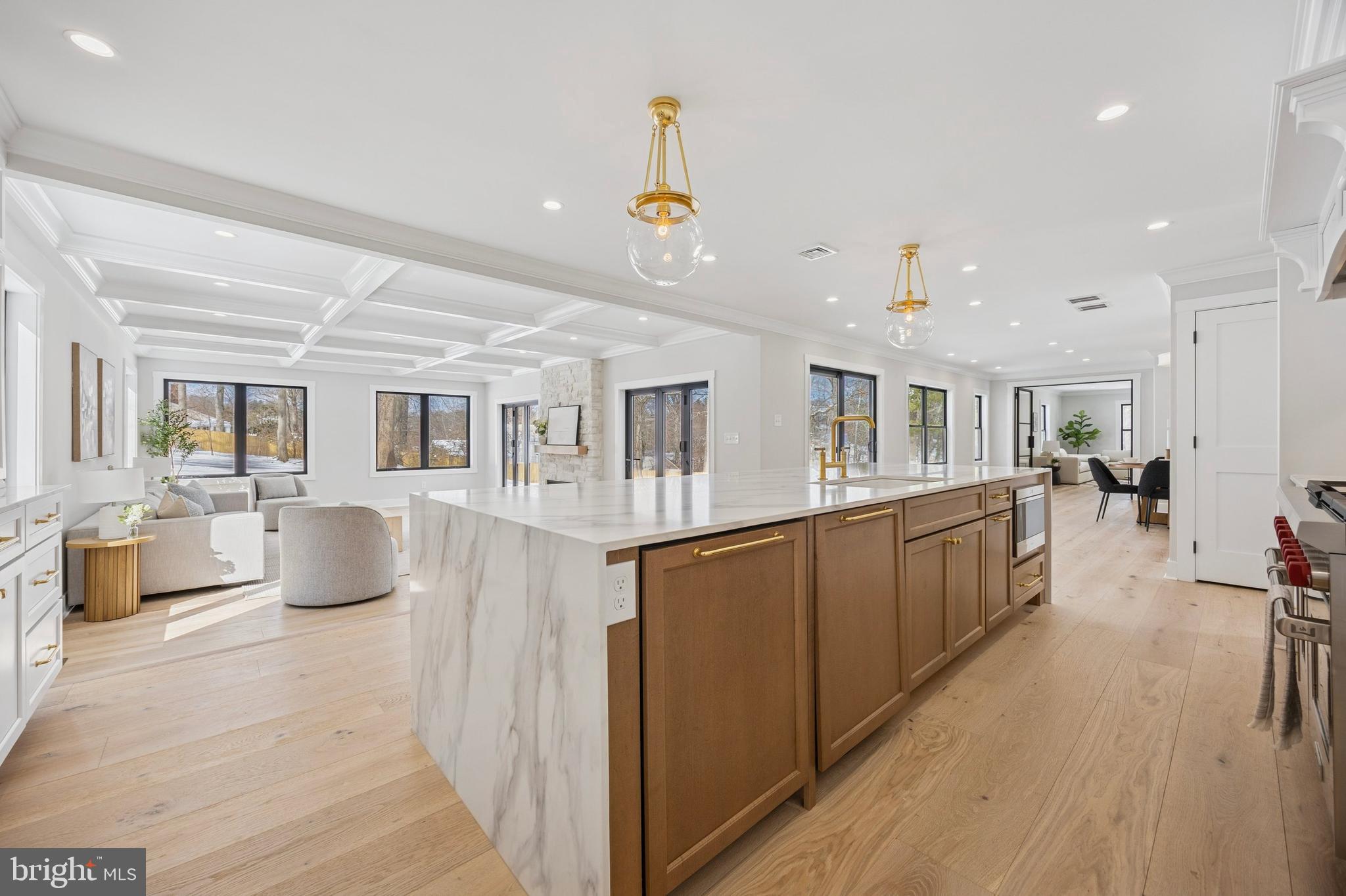 RADNOR HUNT - Residential