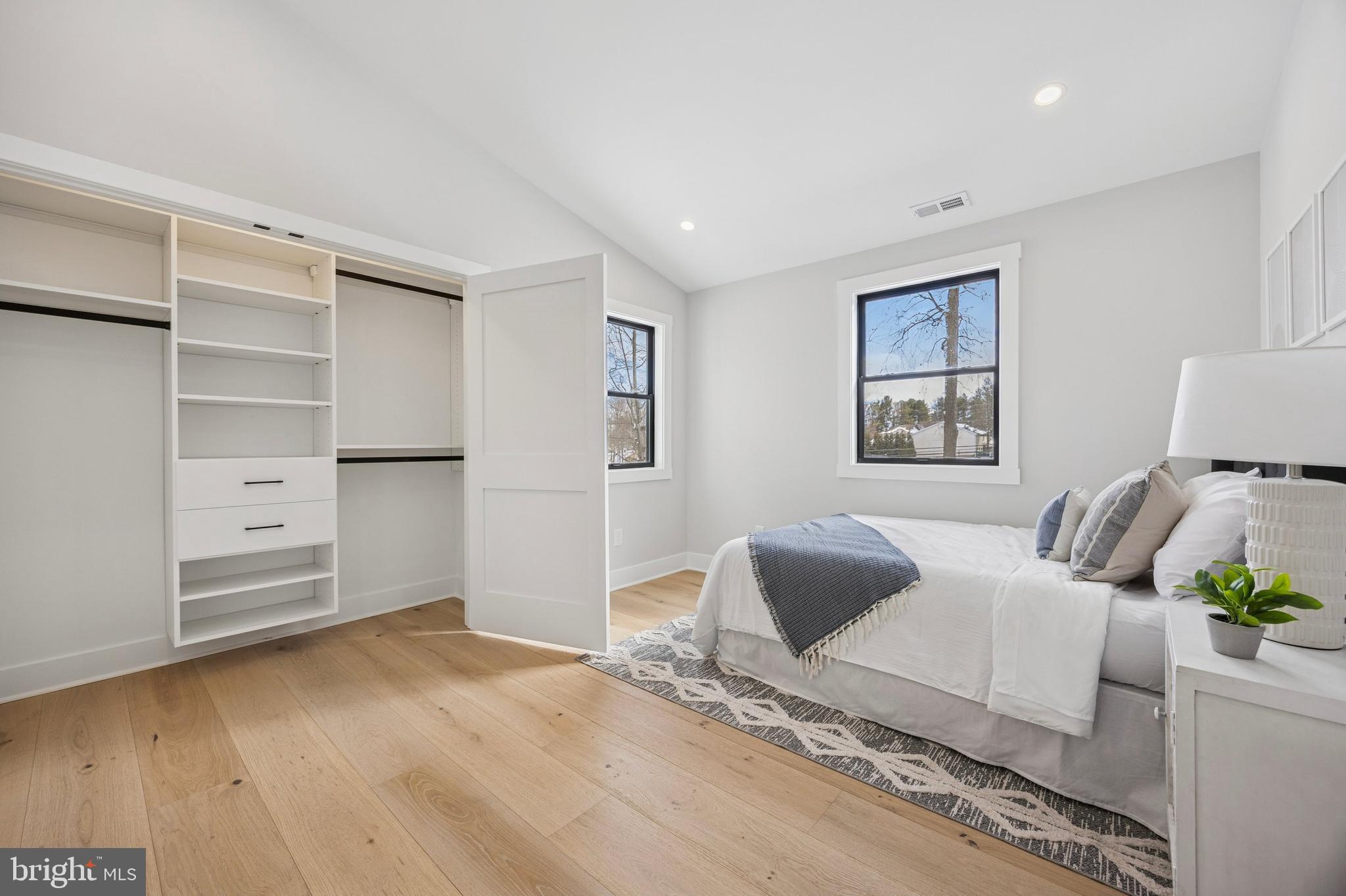 RADNOR HUNT - Residential