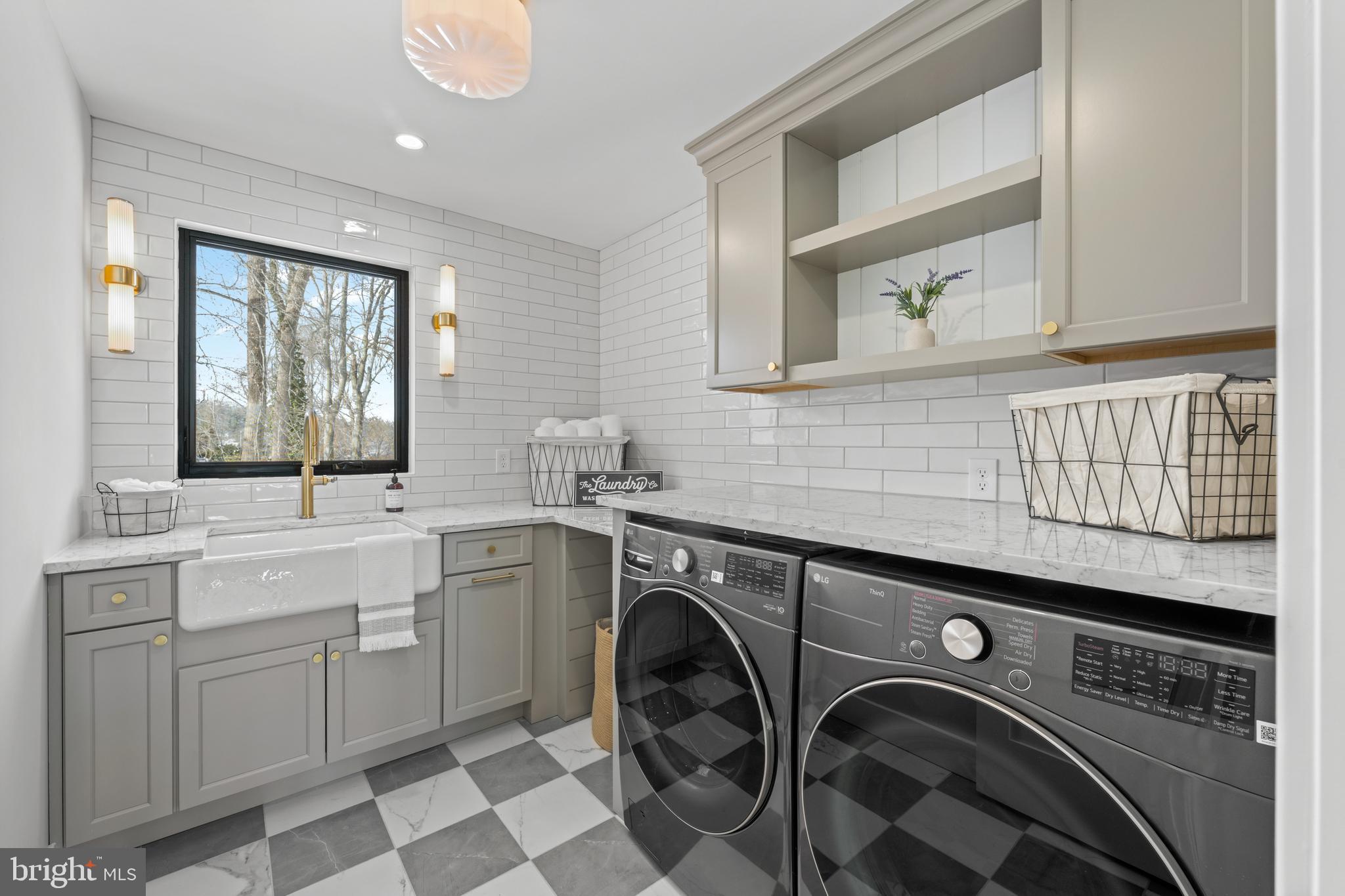 RADNOR HUNT - Residential