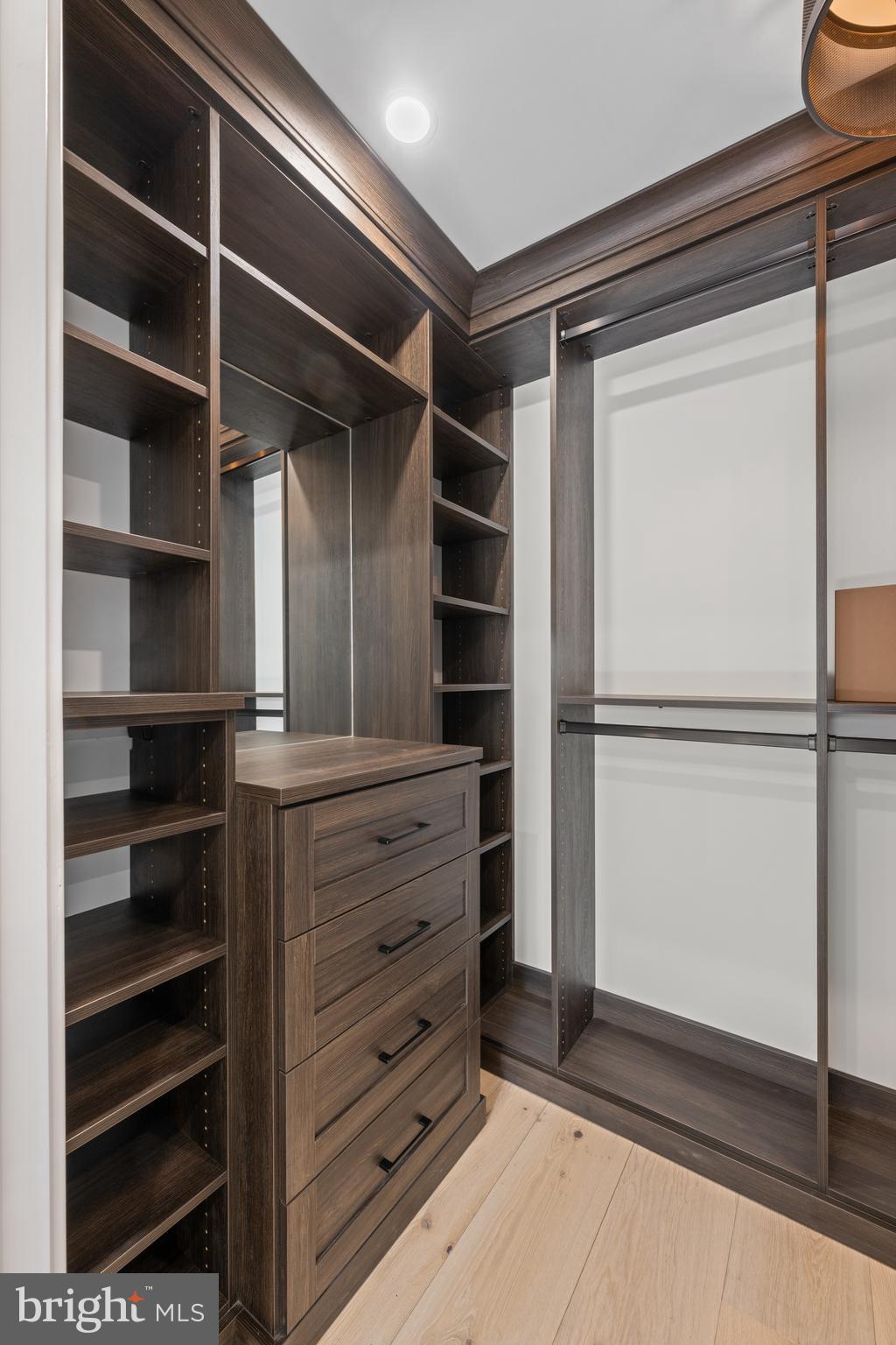 RADNOR HUNT - Residential