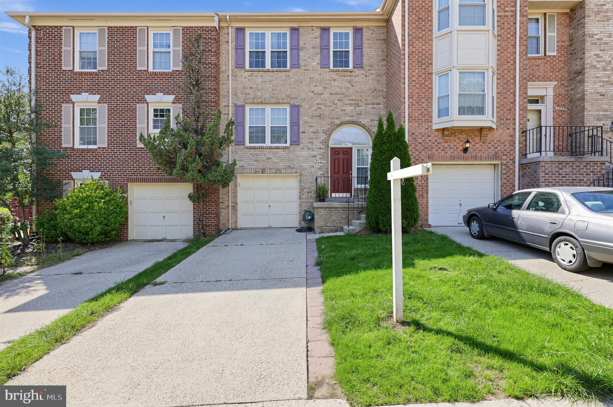 7427 SALFORD COURT
