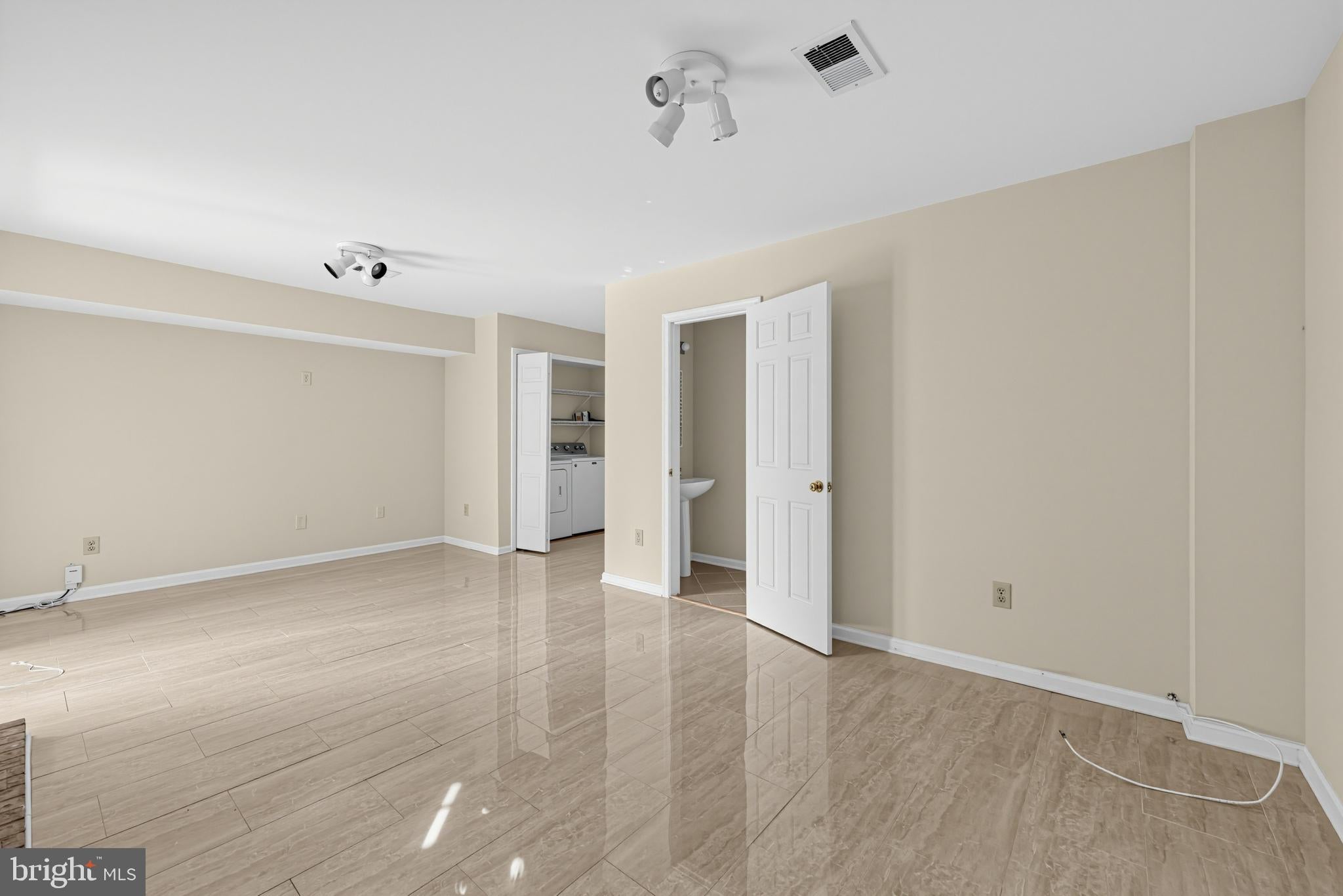 7427 SALFORD COURT