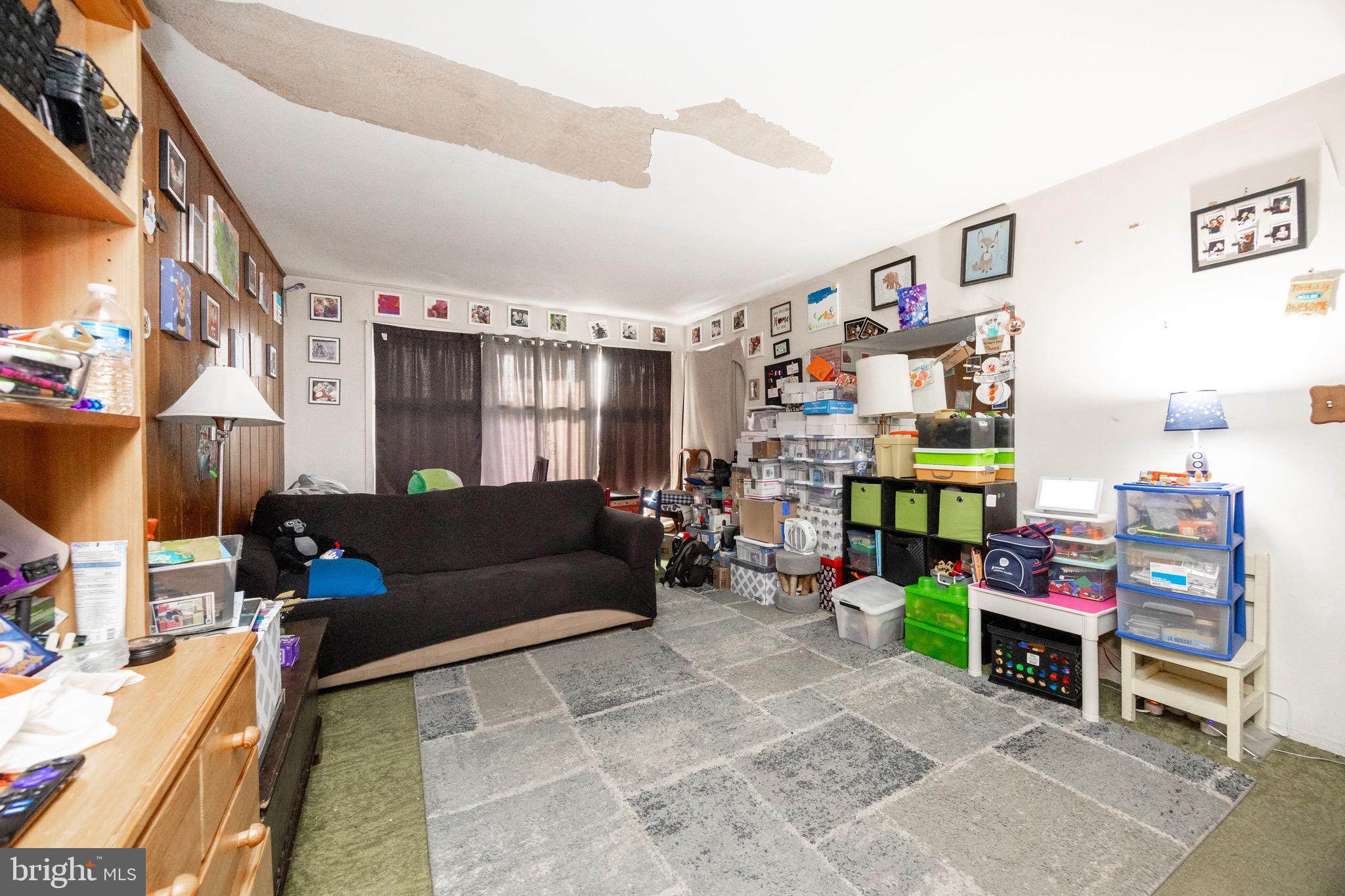 ROSLYN - Residential