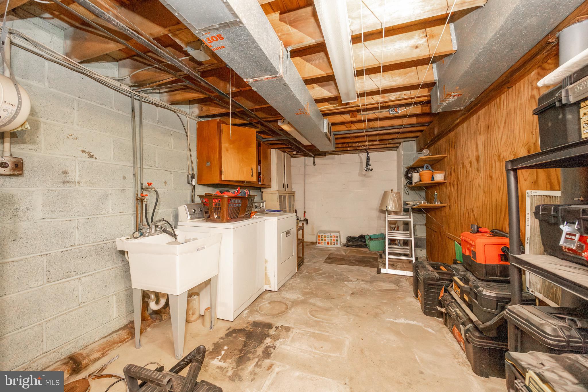 ROSLYN - Residential