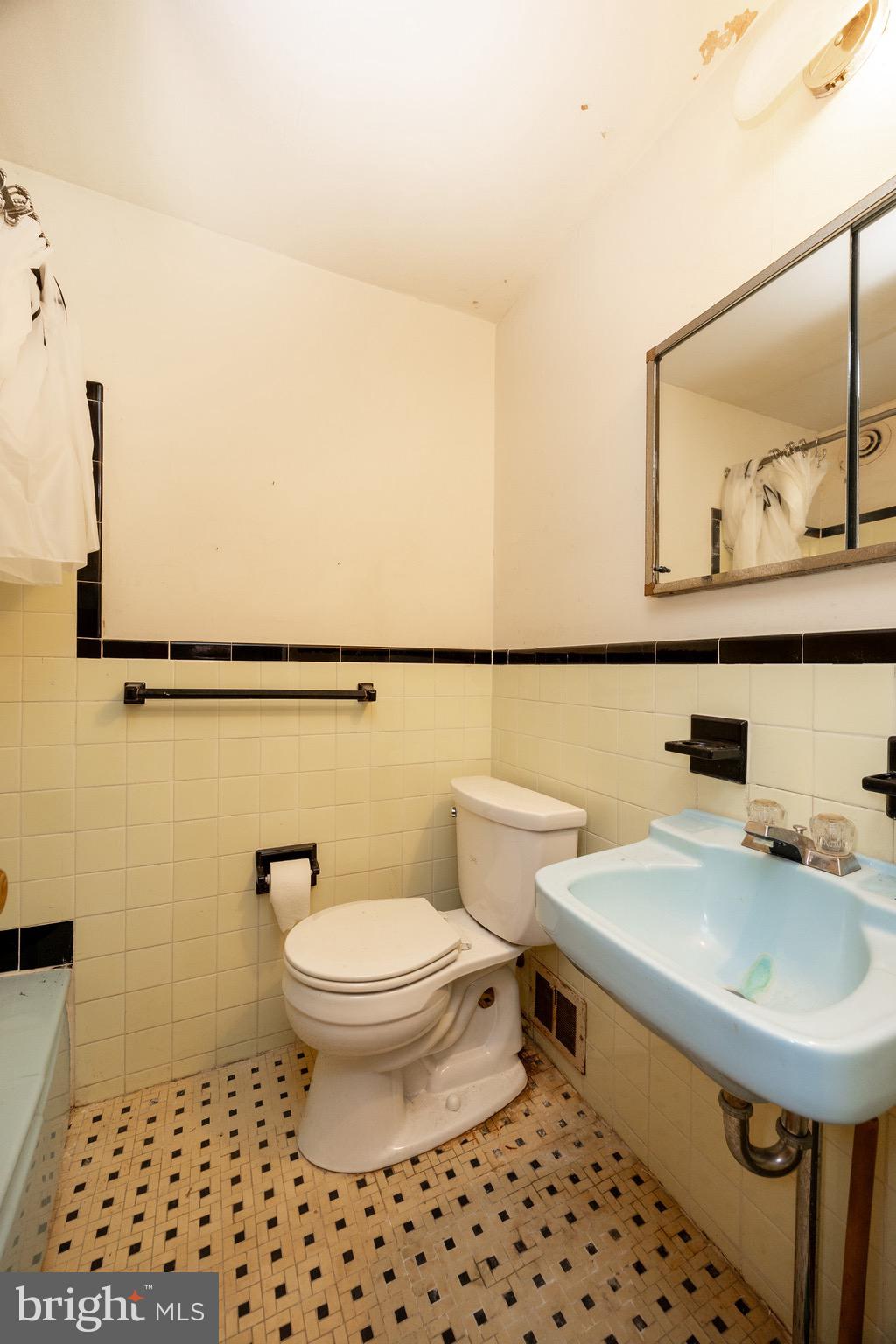 ROSLYN - Residential