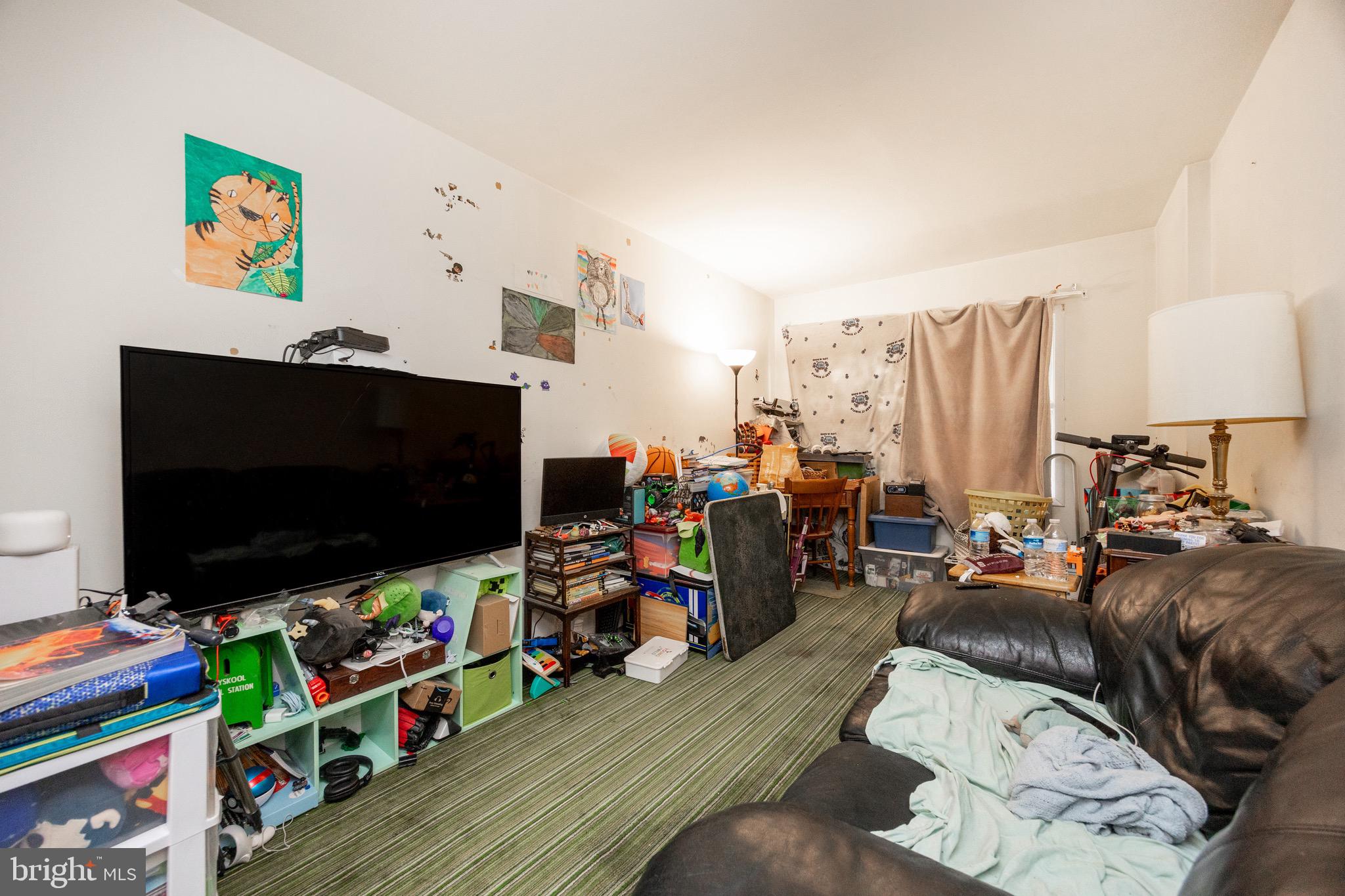 ROSLYN - Residential