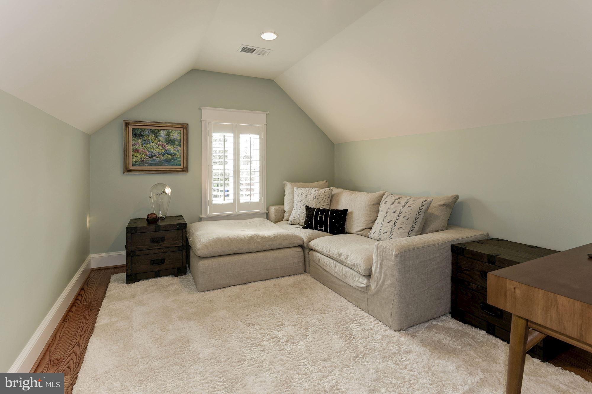 BROYHILL FOREST - Residential