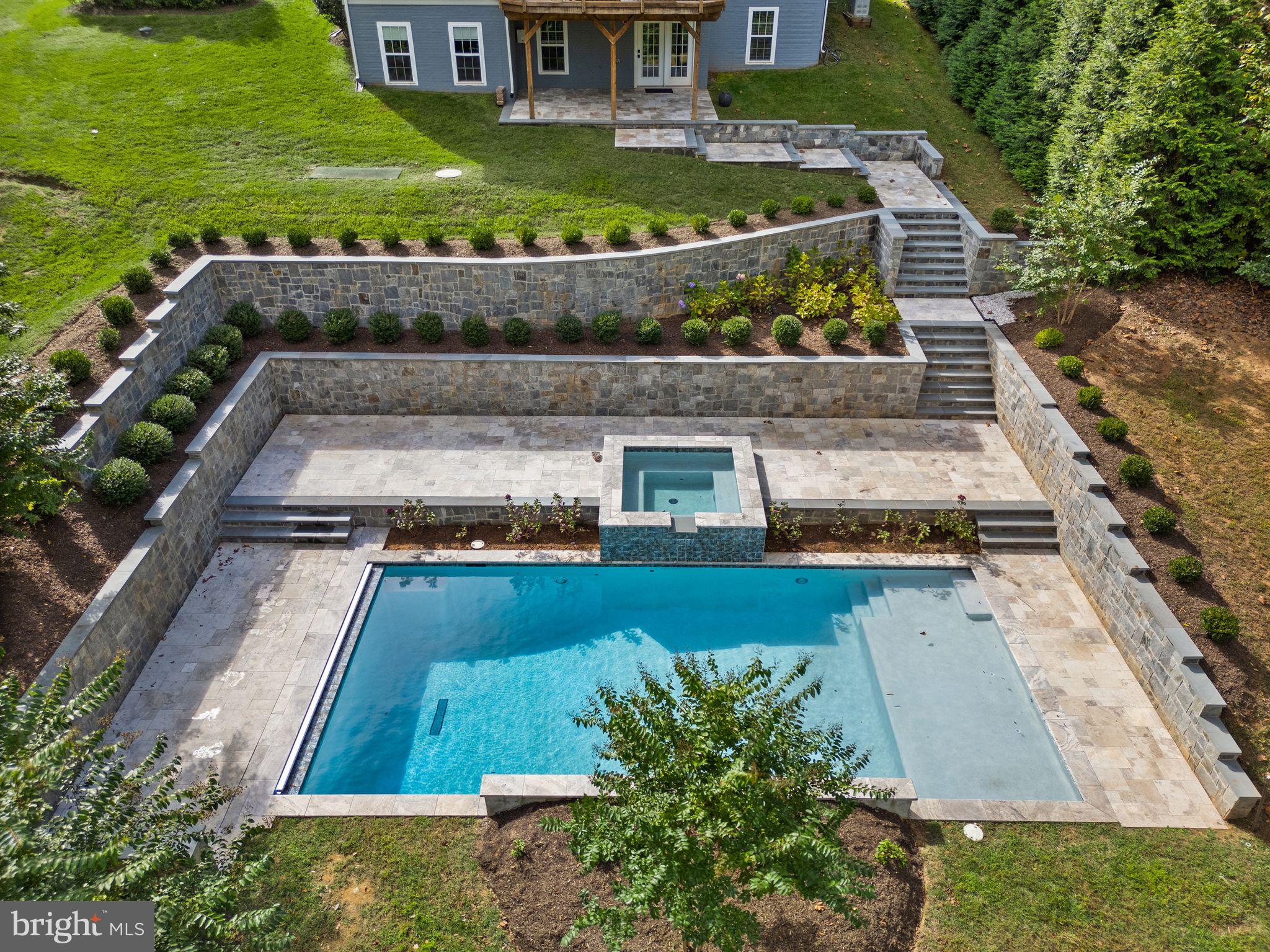 MILLSTONE AT THE GLENS - Residential