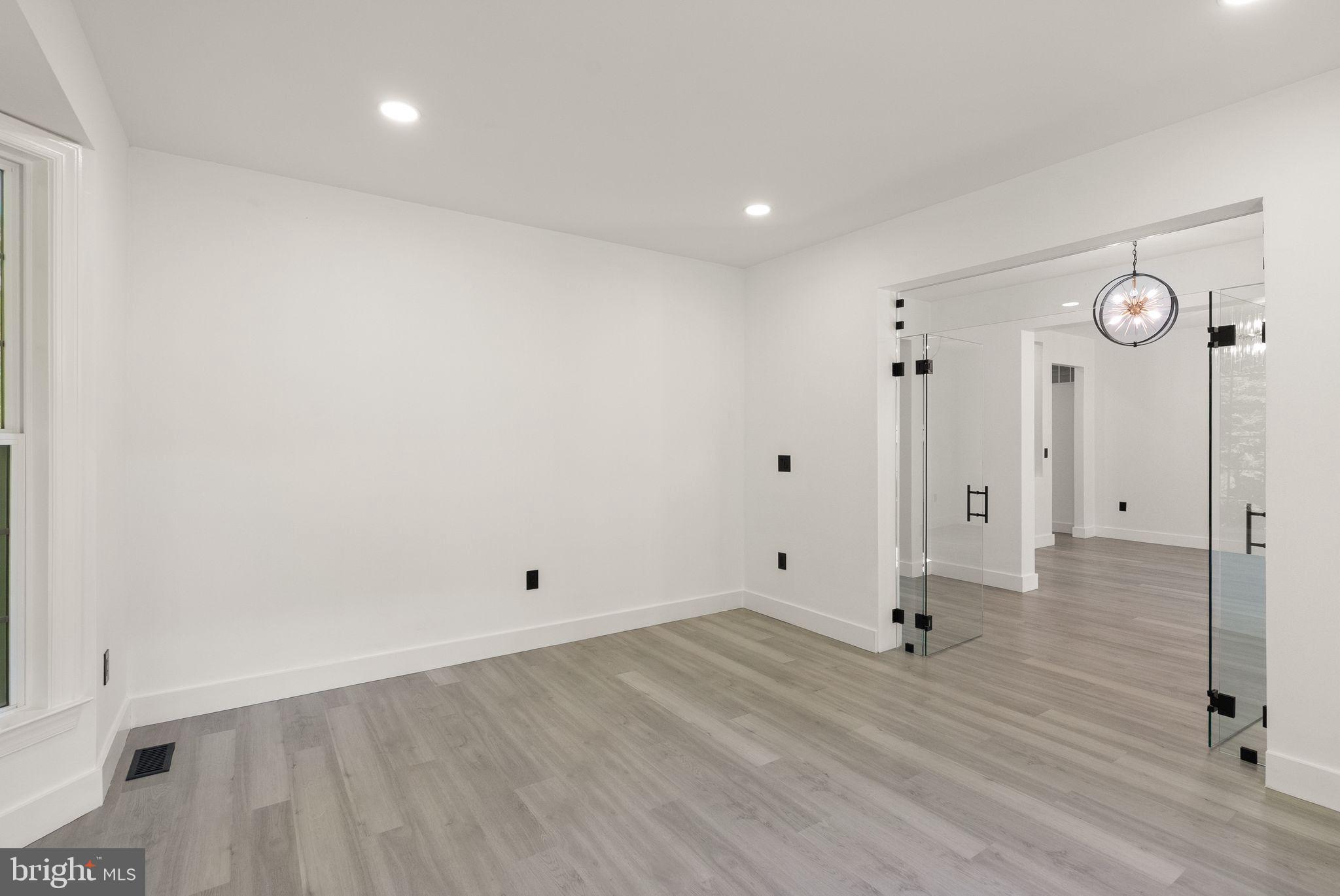 MILLSTONE AT THE GLENS - Residential