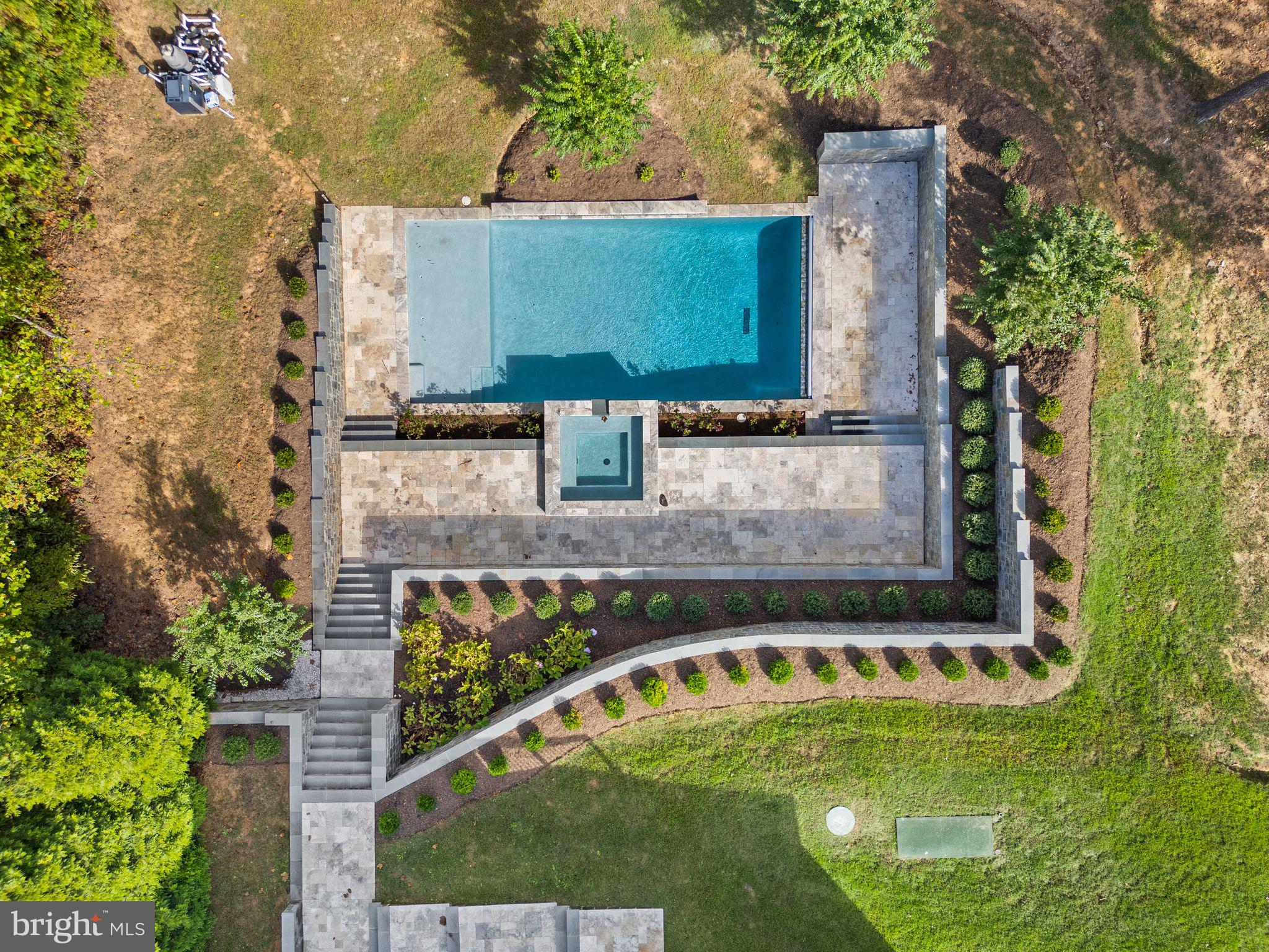 MILLSTONE AT THE GLENS - Residential